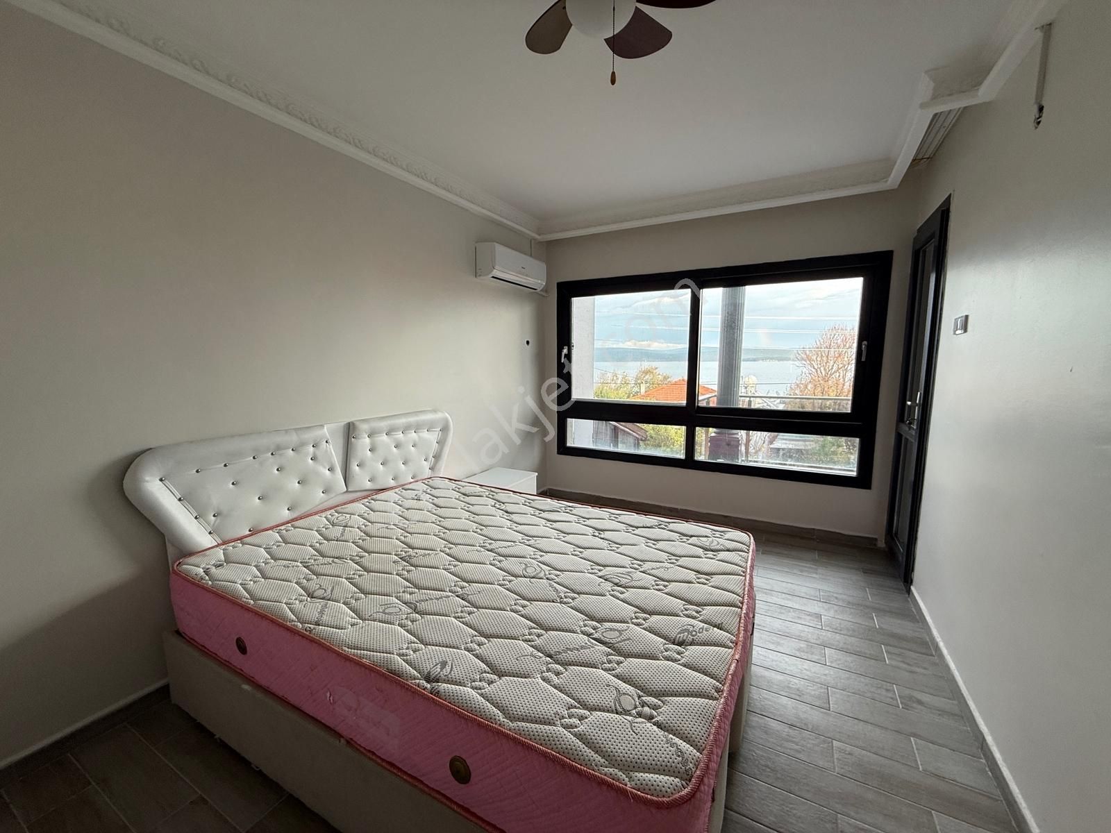 Urla Gülbahçede Denize 50m Mesafede Satılık Full Tadilatlı Villa - Görsel 2