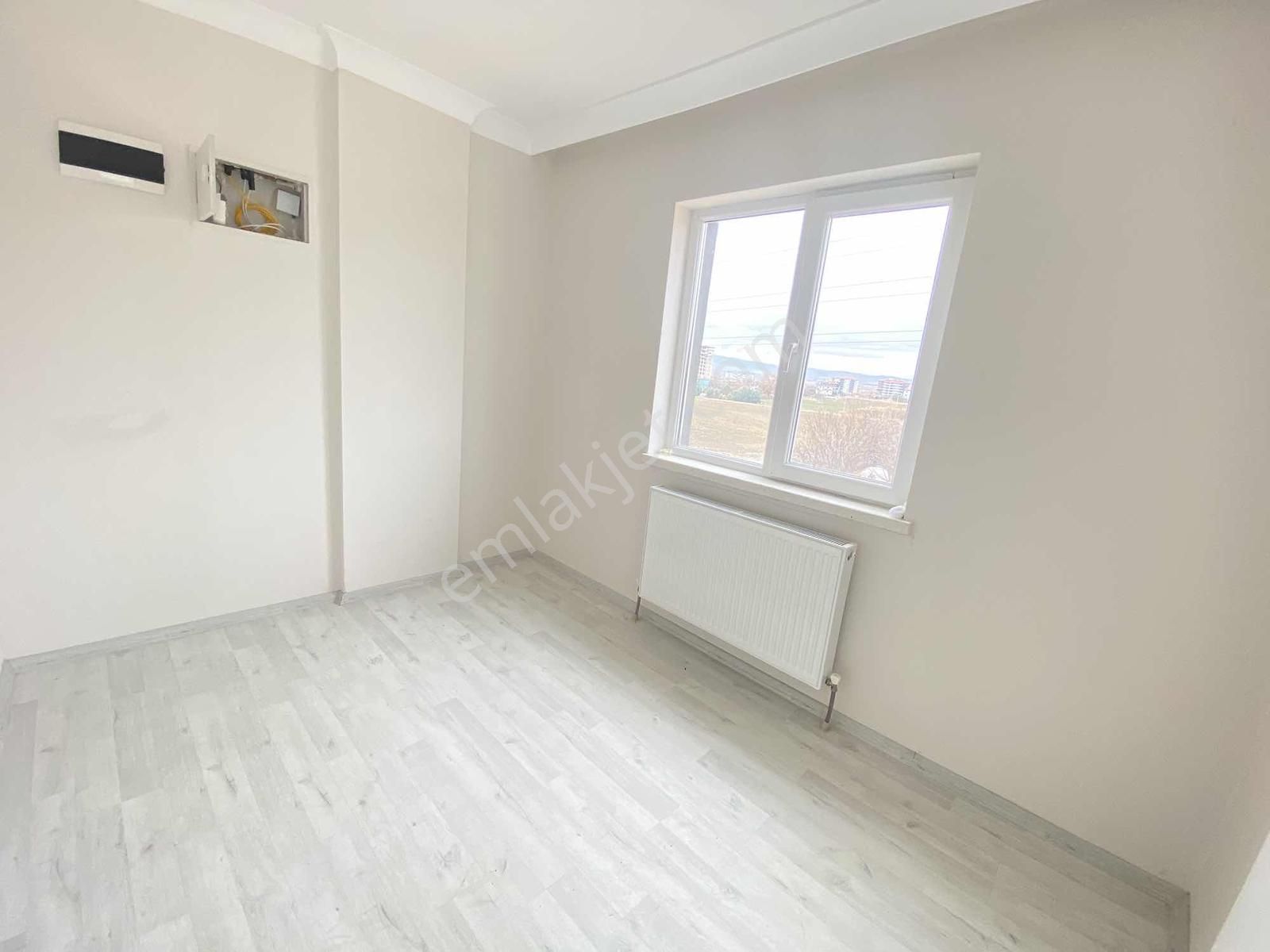 Esenboğa Mahallesinde Yola Yakın Ara Katta Kiralık Daire - Görsel 6