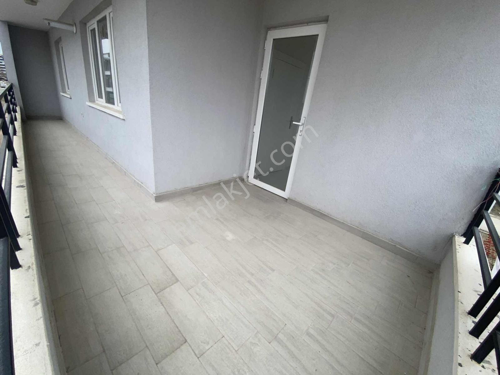 Esenboğa Mahallesinde Yola Yakın Ara Katta Kiralık Daire - Görsel 28