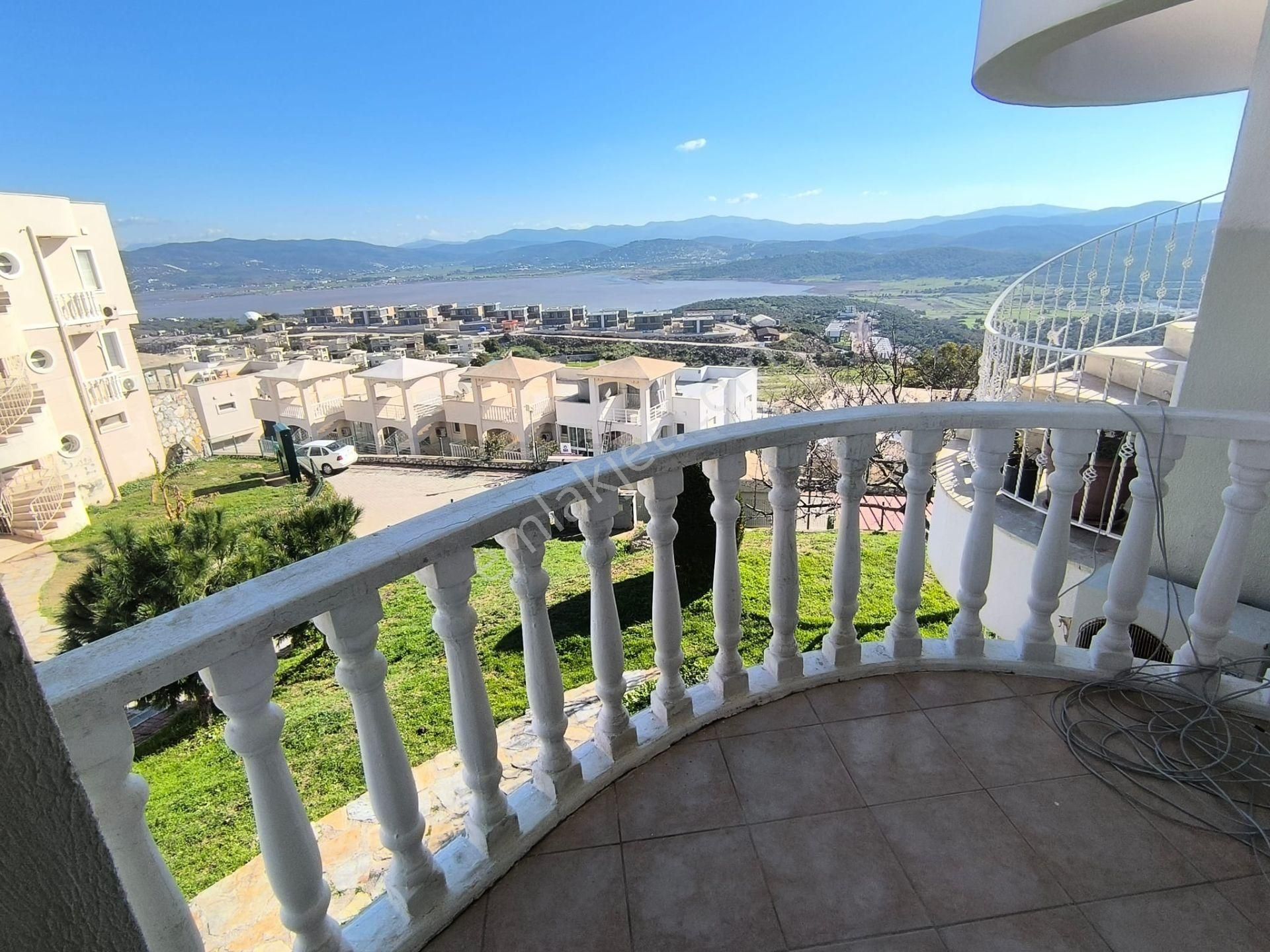 Flamingo Sitesinde Hem Deniz Hem Göl Manzaralı Teraslı Daire - Görsel 18