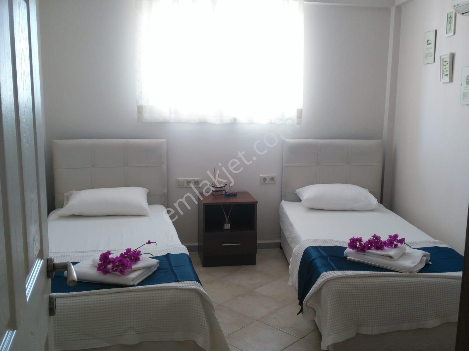 Flamingo Sitesinde Hem Deniz Hem Göl Manzaralı Teraslı Daire - Görsel 5