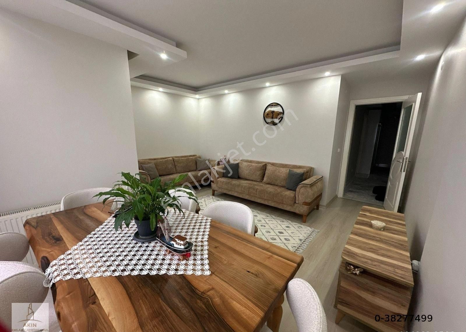 Beylikdüzü Yakuplu'da 2+1 Satılık Önü Açık Köşe Daire