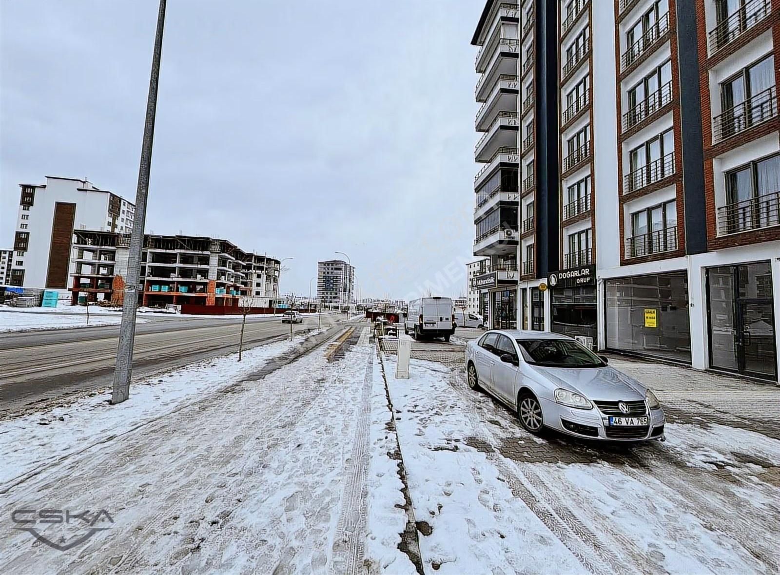 Cska Gayrimenkul'den Kiralık 60m² Depolu Dükkan