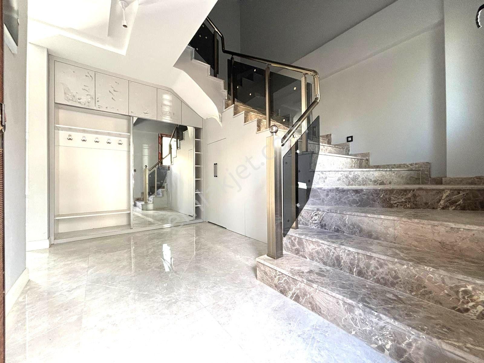 Yiğit'ten Güre'de 4+1 Müstakil Havuzlu Tripleks Lüks Villa - Görsel 27