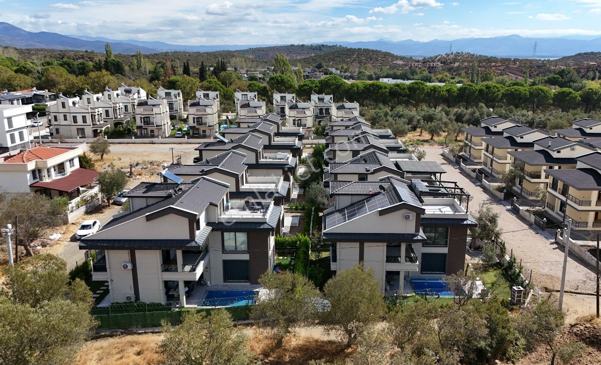Yiğit'ten Güre'de 4+1 Müstakil Havuzlu Tripleks Lüks Villa - Görsel 35