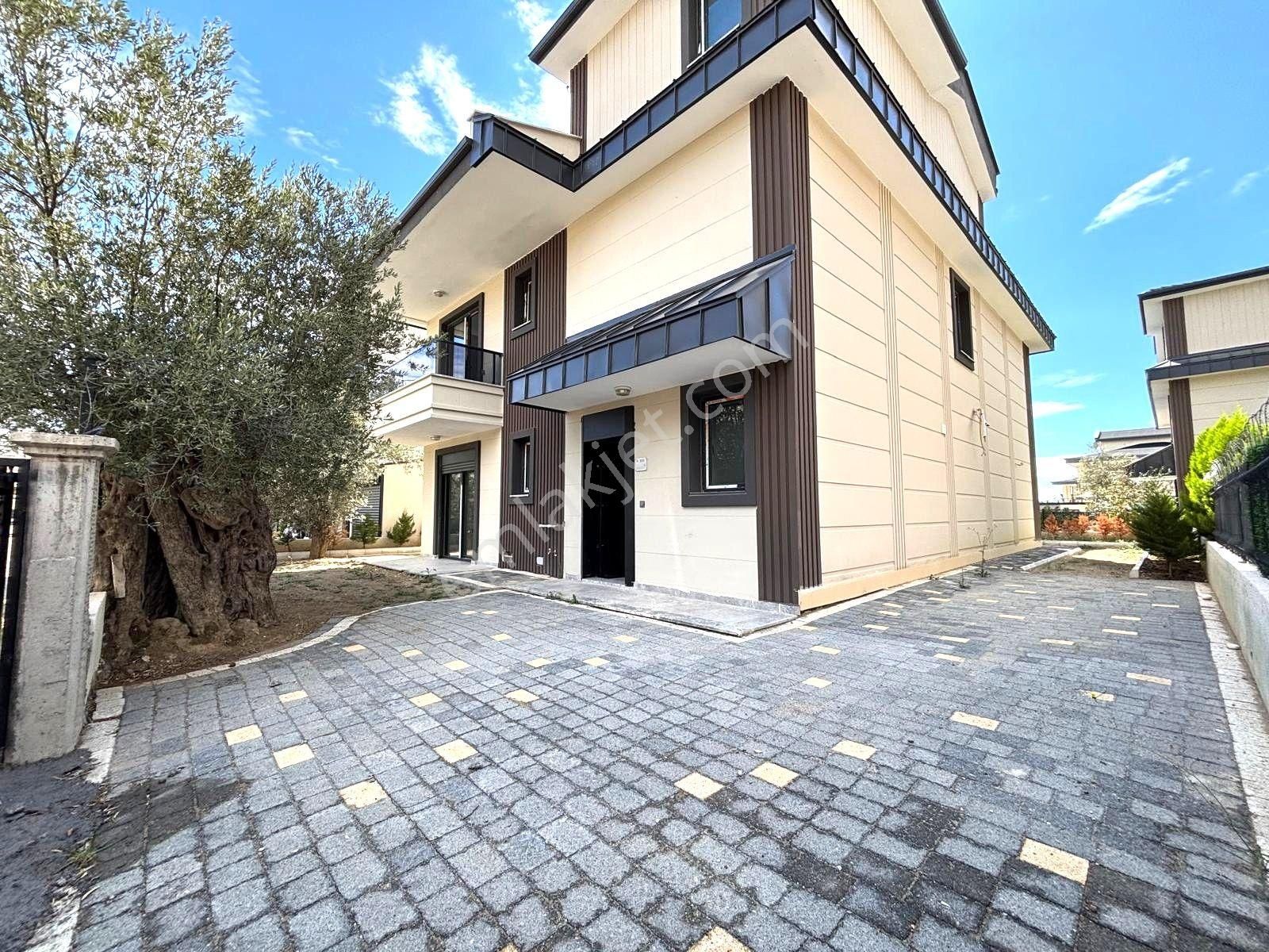 Yiğit'ten Güre'de 4+1 Müstakil Havuzlu Tripleks Lüks Villa - Görsel 31