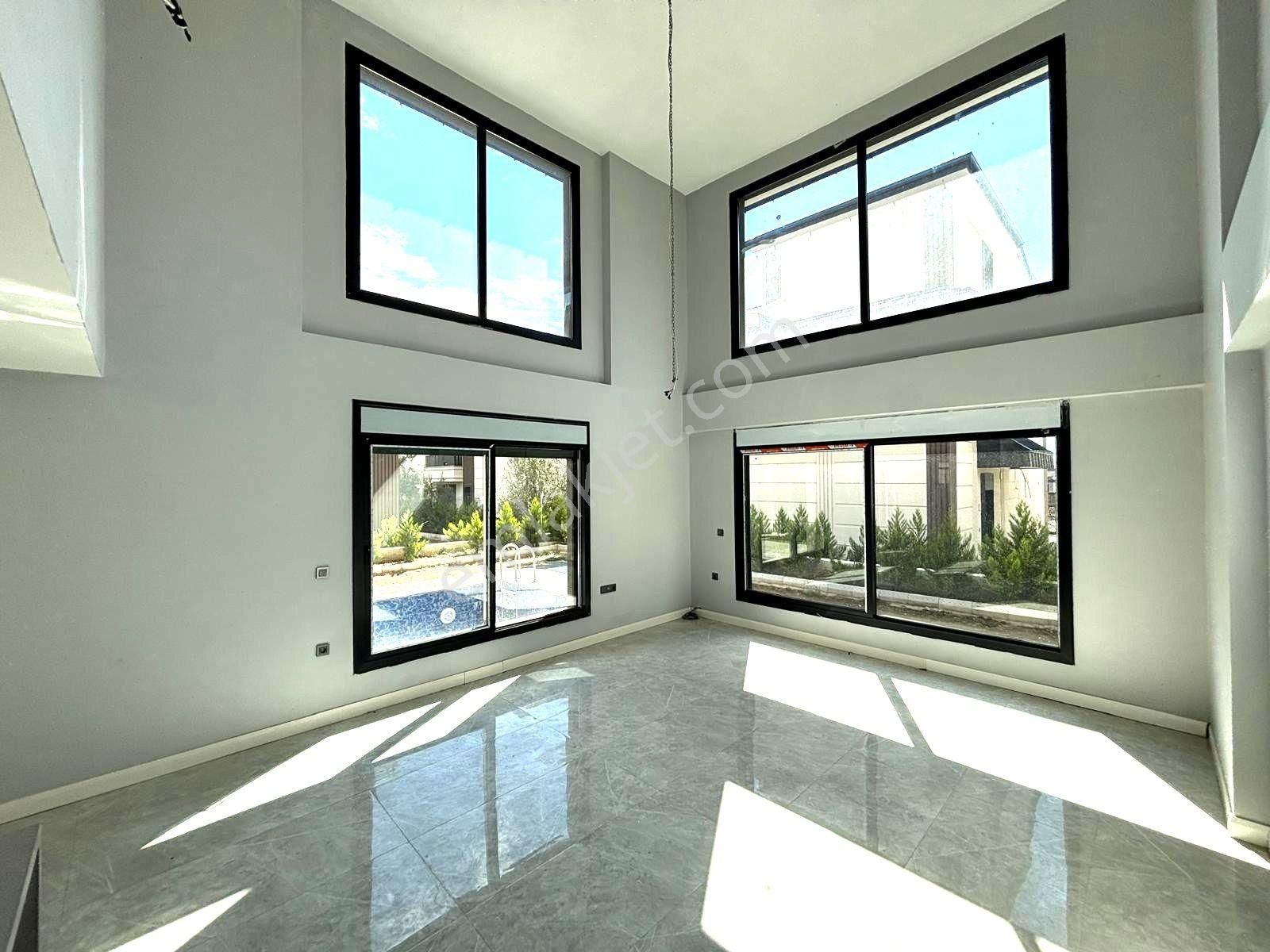 Yiğit'ten Güre'de 4+1 Müstakil Havuzlu Tripleks Lüks Villa - Görsel 13