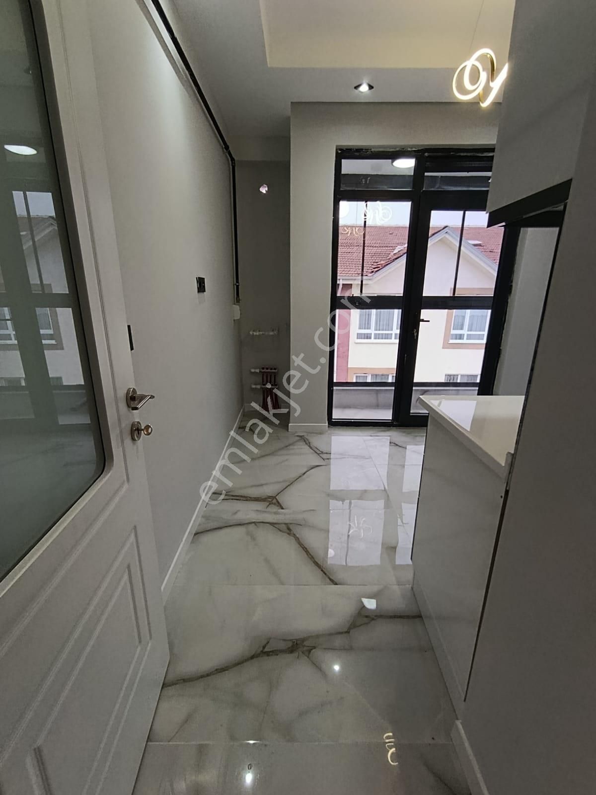 Çamlıca Mahallesinde 2+0 Satılık Daire - Görsel 3