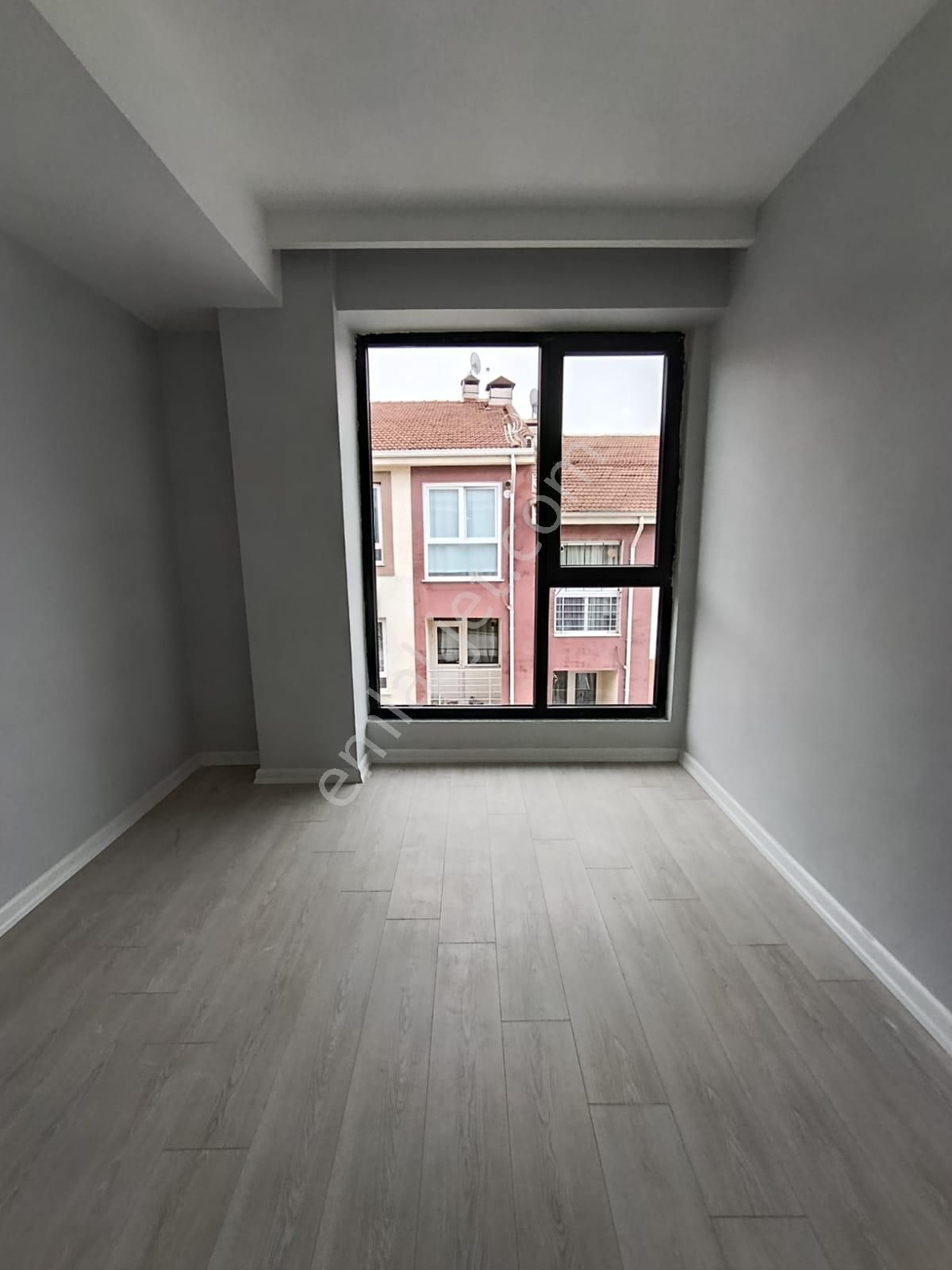 Çamlıca Mahallesinde 2+0 Satılık Daire - Görsel 8