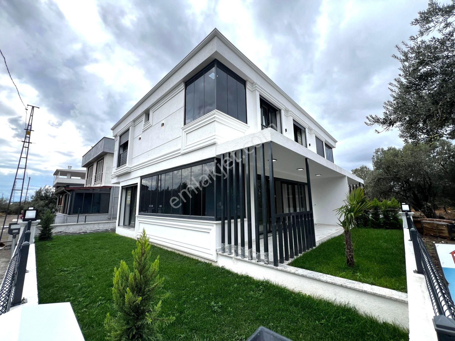 Yiğit'ten Doğanın Kalbi Zeytinli'de 4+1 Zarif Tasarım Villa