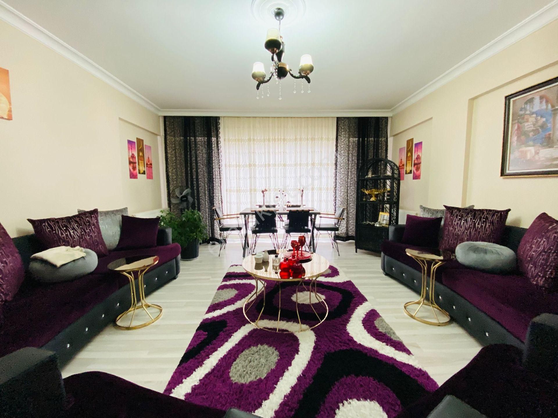 Misket'te Çift Girişli Asansörlü Yapılı 4+1 Satılık Dubleks Daire !!!