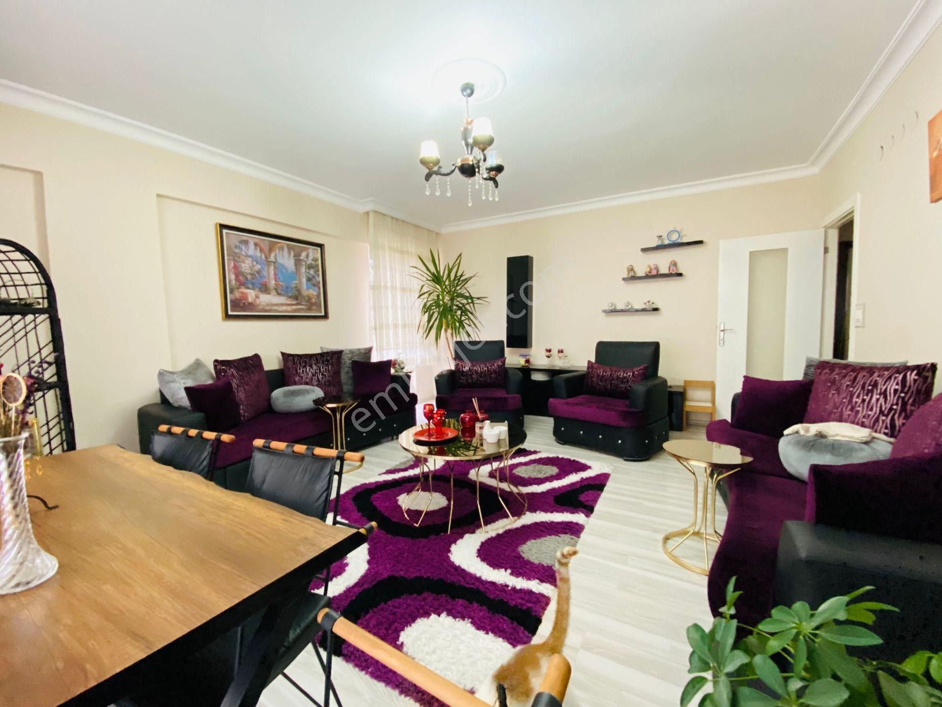 Misket'te Çift Girişli Asansörlü Yapılı 4+1 Satılık Dubleks Daire !!! - Görsel 4