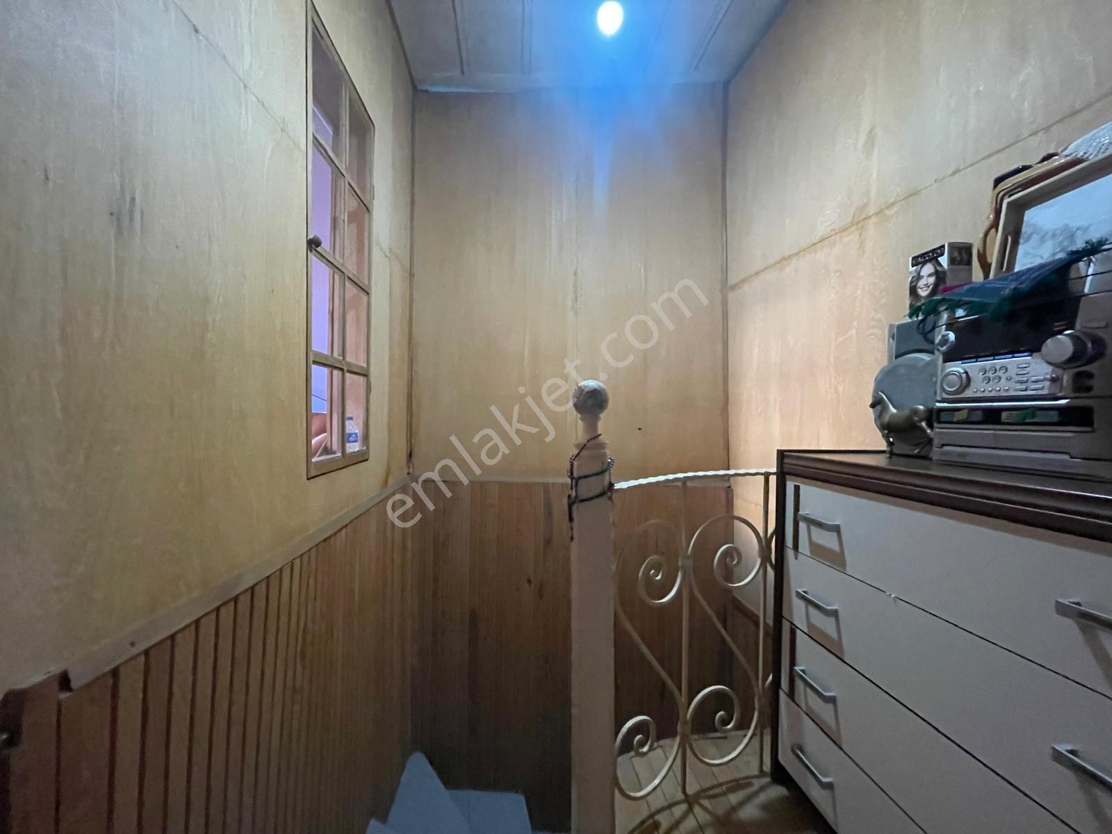 Ayvalık Merkez'de Avlulu Ve Daracalı 2 Katlı 3+1 Taş Rum Evi - Görsel 22