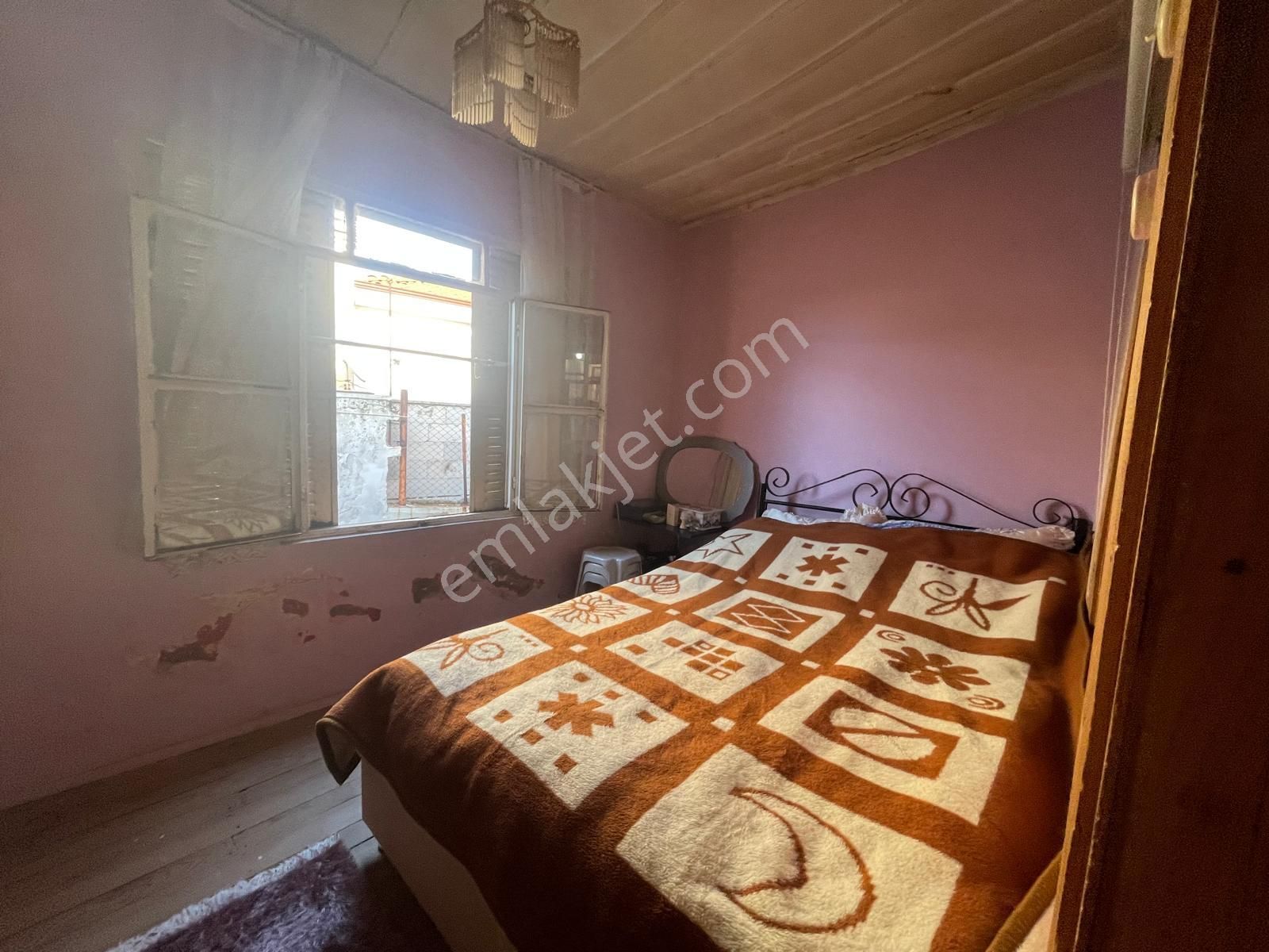 Ayvalık Merkez'de Avlulu Ve Daracalı 2 Katlı 3+1 Taş Rum Evi - Görsel 31