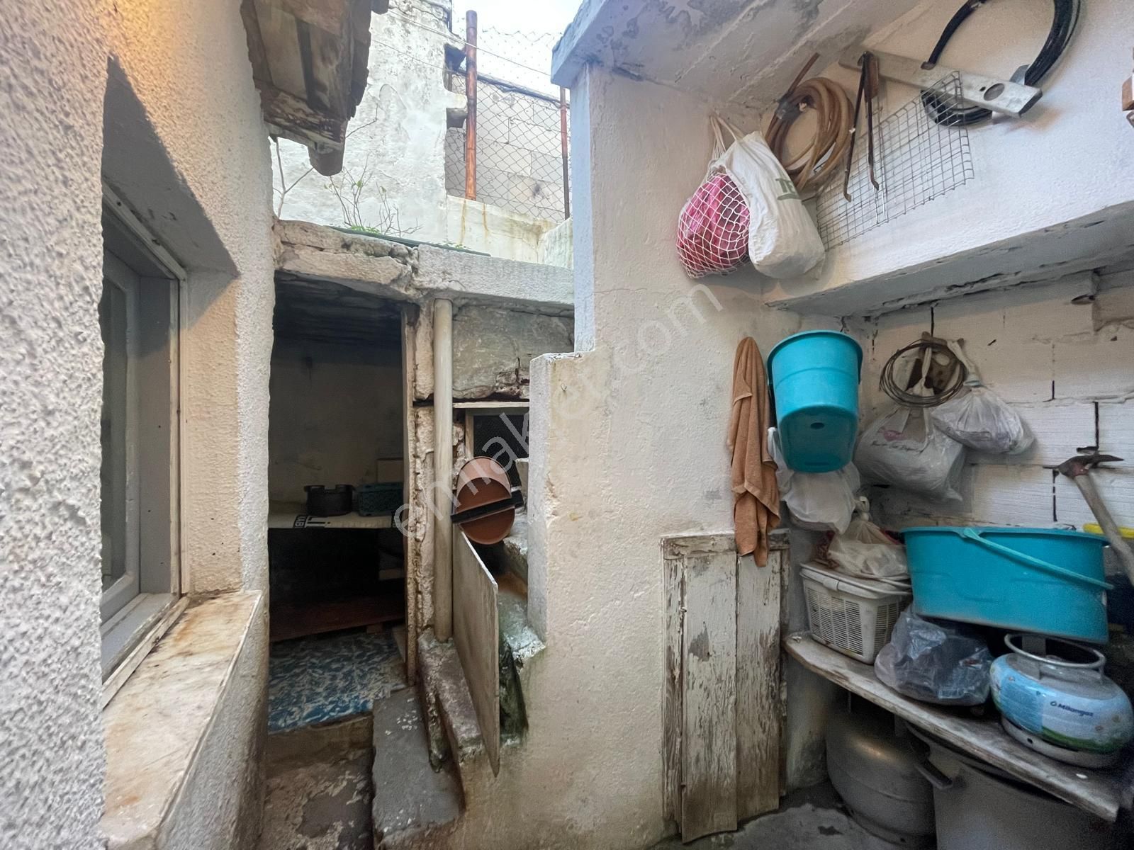 Ayvalık Merkez'de Avlulu Ve Daracalı 2 Katlı 3+1 Taş Rum Evi - Görsel 16