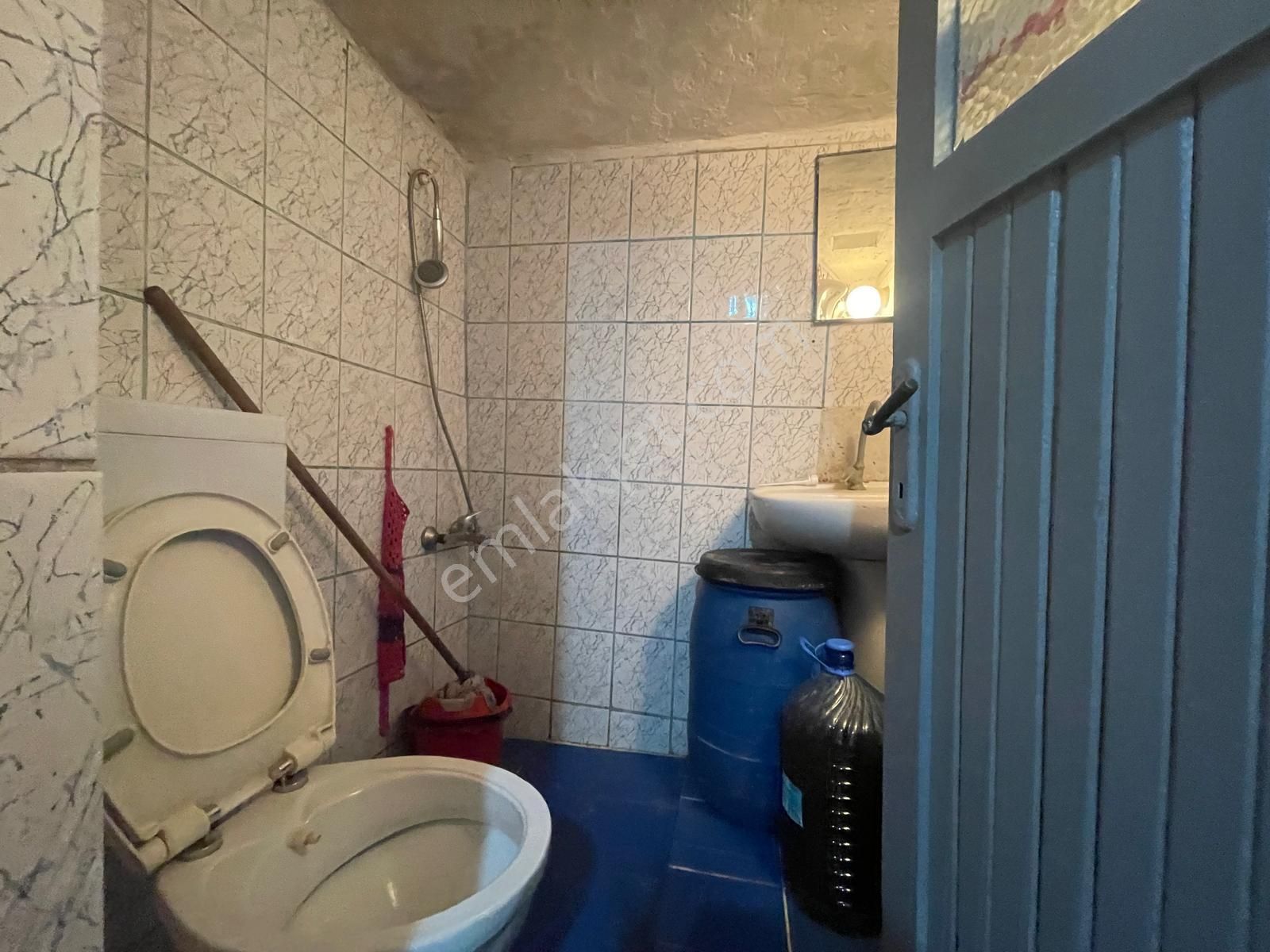 Ayvalık Merkez'de Avlulu Ve Daracalı 2 Katlı 3+1 Taş Rum Evi - Görsel 13