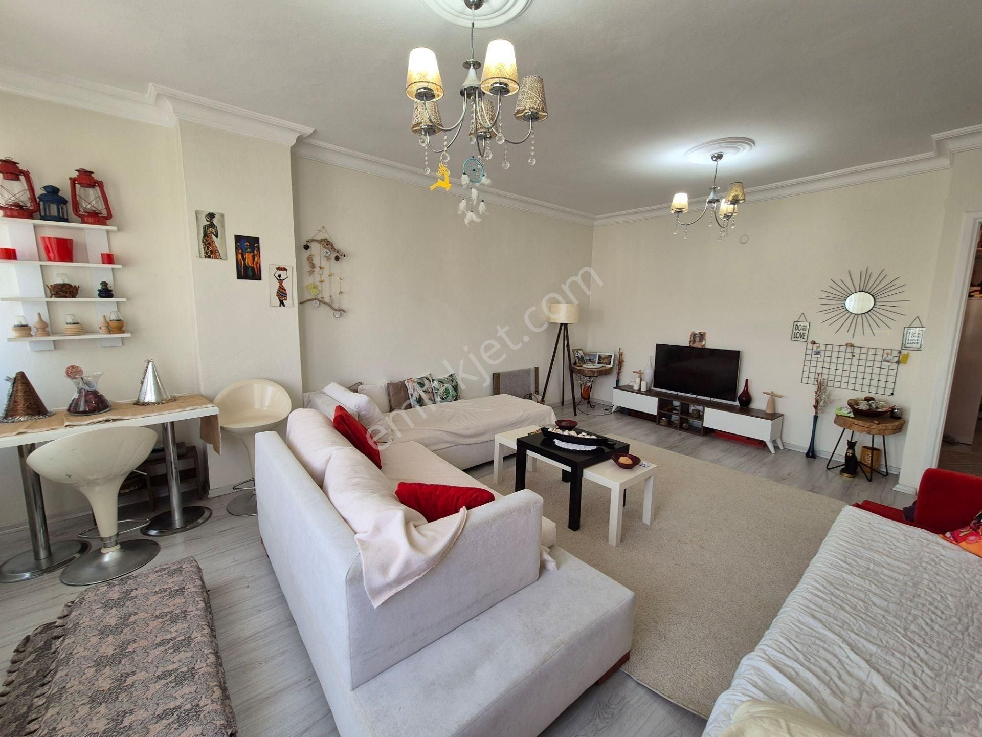 İçerenköy Alanaldı Cd Üzeri, Merkezi Konumda Geniş Ara Katta Eşyalı 1+1 Daire - Görsel 7