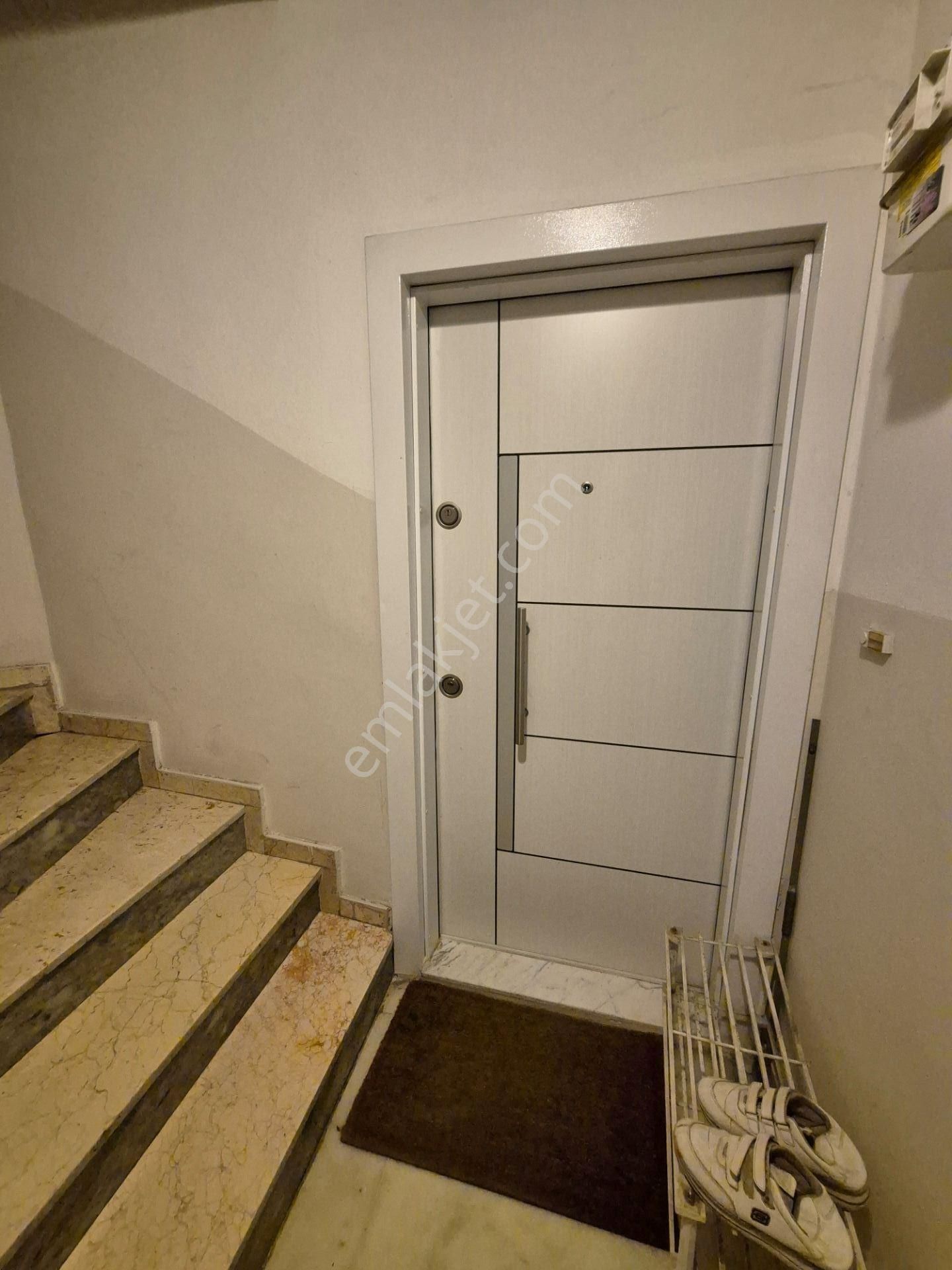 İçerenköy Alanaldı Cd Üzeri, Merkezi Konumda Geniş Ara Katta Eşyalı 1+1 Daire - Görsel 27