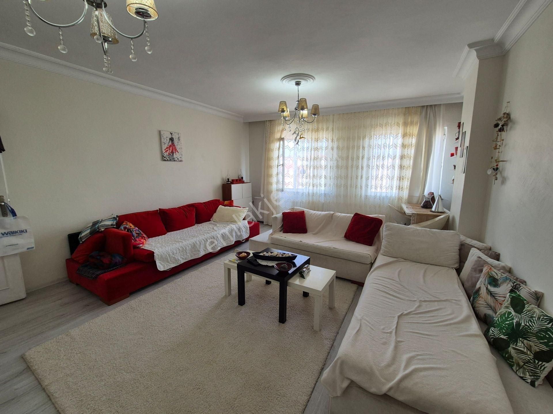 İçerenköy Alanaldı Cd Üzeri, Merkezi Konumda Geniş Ara Katta Eşyalı 1+1 Daire - Görsel 4