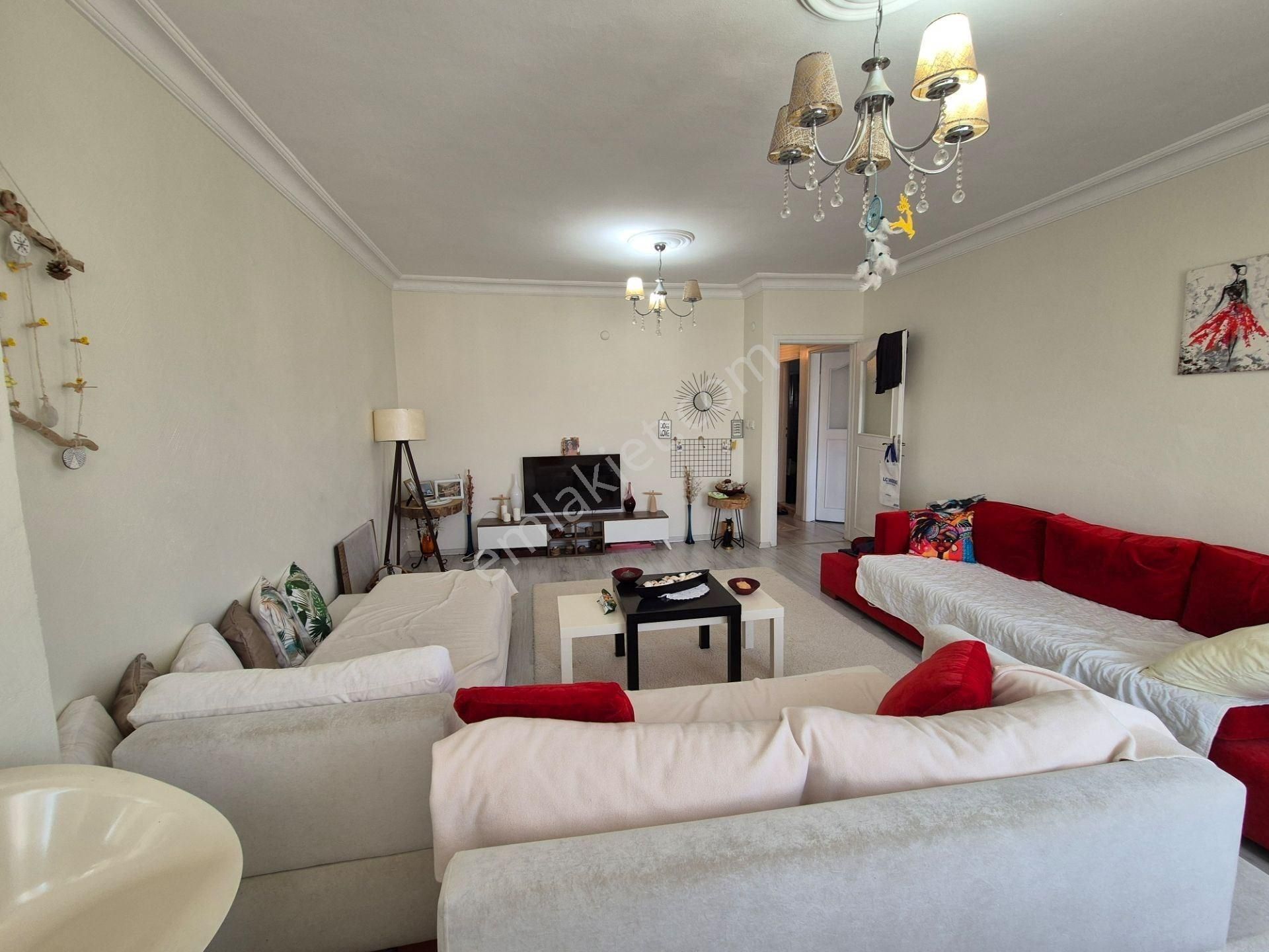 İçerenköy Alanaldı Cd Üzeri, Merkezi Konumda Geniş Ara Katta Eşyalı 1+1 Daire - Görsel 5