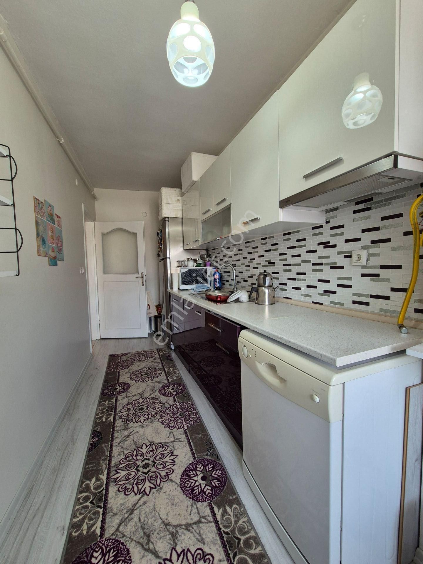 İçerenköy Alanaldı Cd Üzeri, Merkezi Konumda Geniş Ara Katta Eşyalı 1+1 Daire - Görsel 21