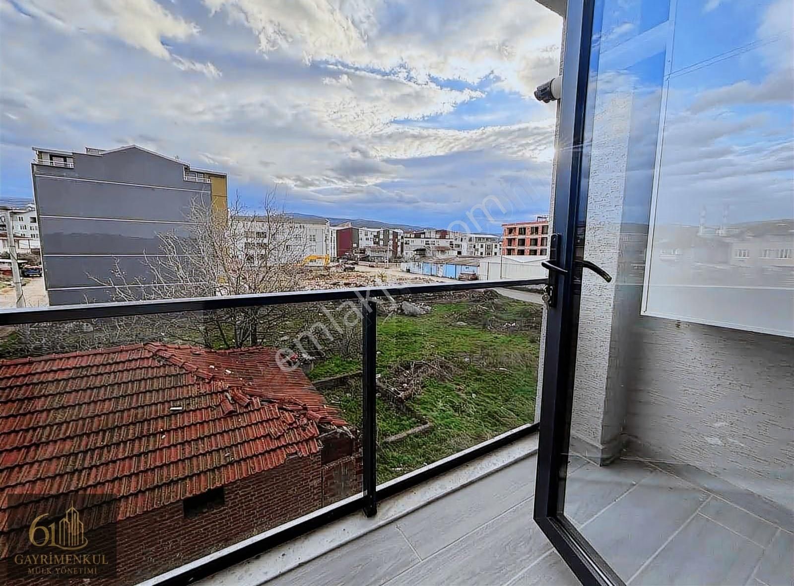 Akçalar'da 2+1 Ayrı Mutfaklı Geniş Aile Tipi Kiralık Daire - Görsel 9