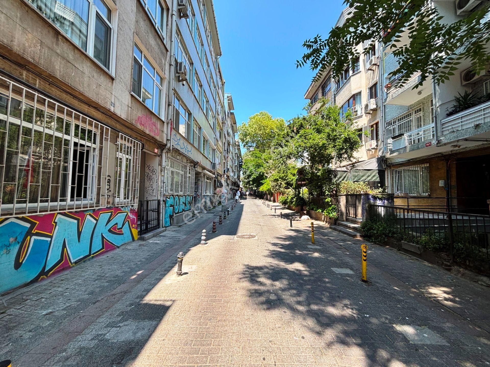 Moda'da Yabancı Satışına Uygun 139m2 Manzaralı 4.kat Satılık 3+1