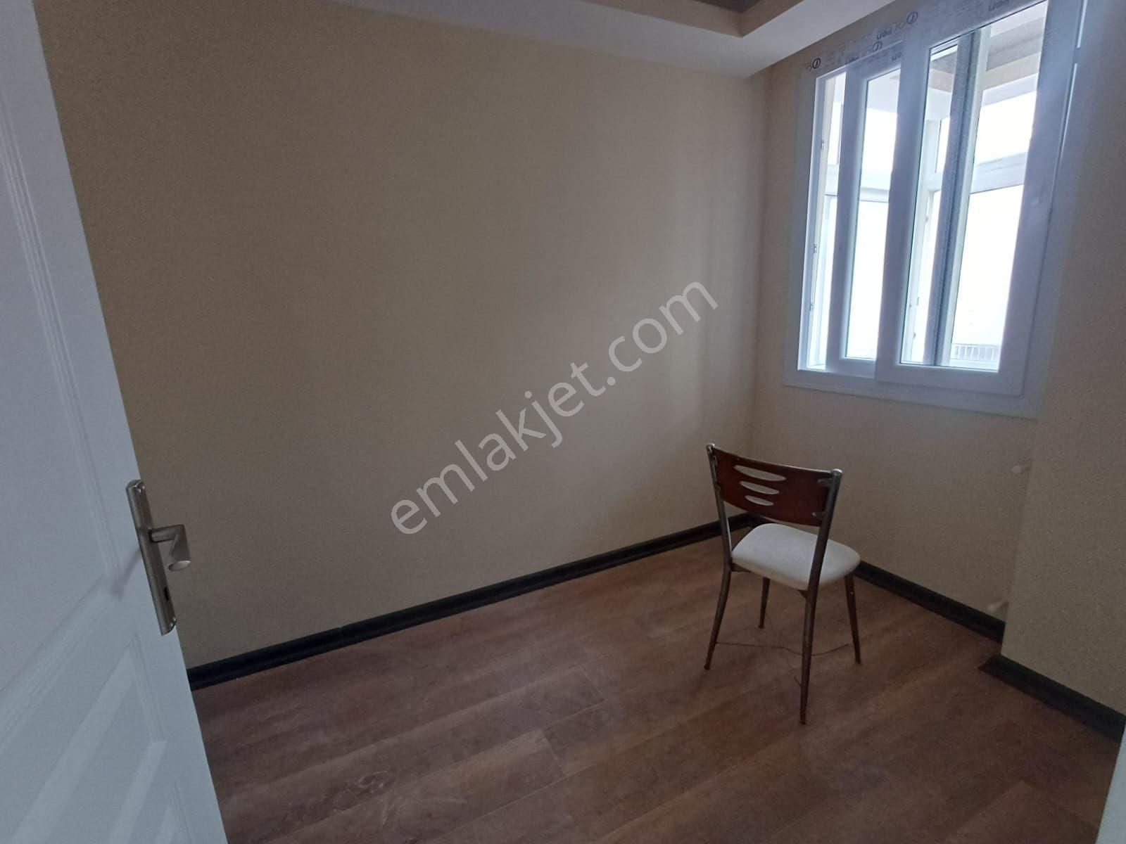 Baraj Yolu Eski Topel Durağı Civarı 3+1 Satılık Daire - Görsel 6