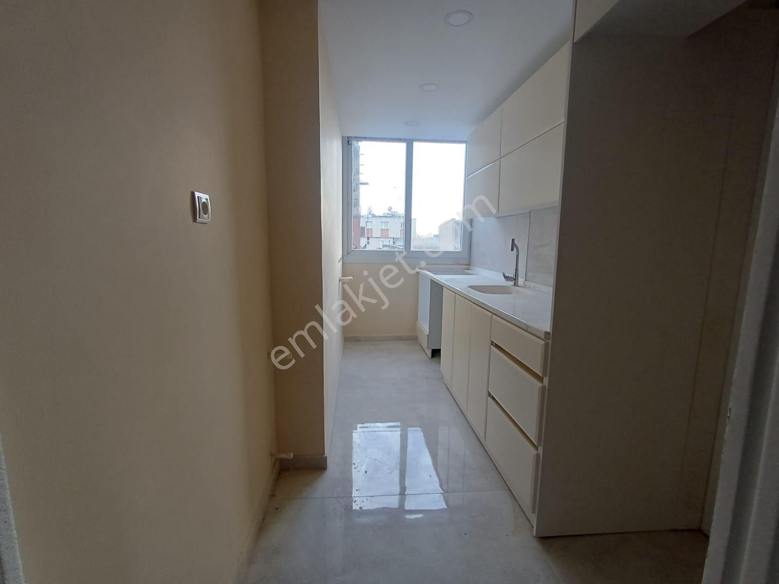 Baraj Yolu Eski Topel Durağı Civarı 3+1 Satılık Daire - Görsel 3