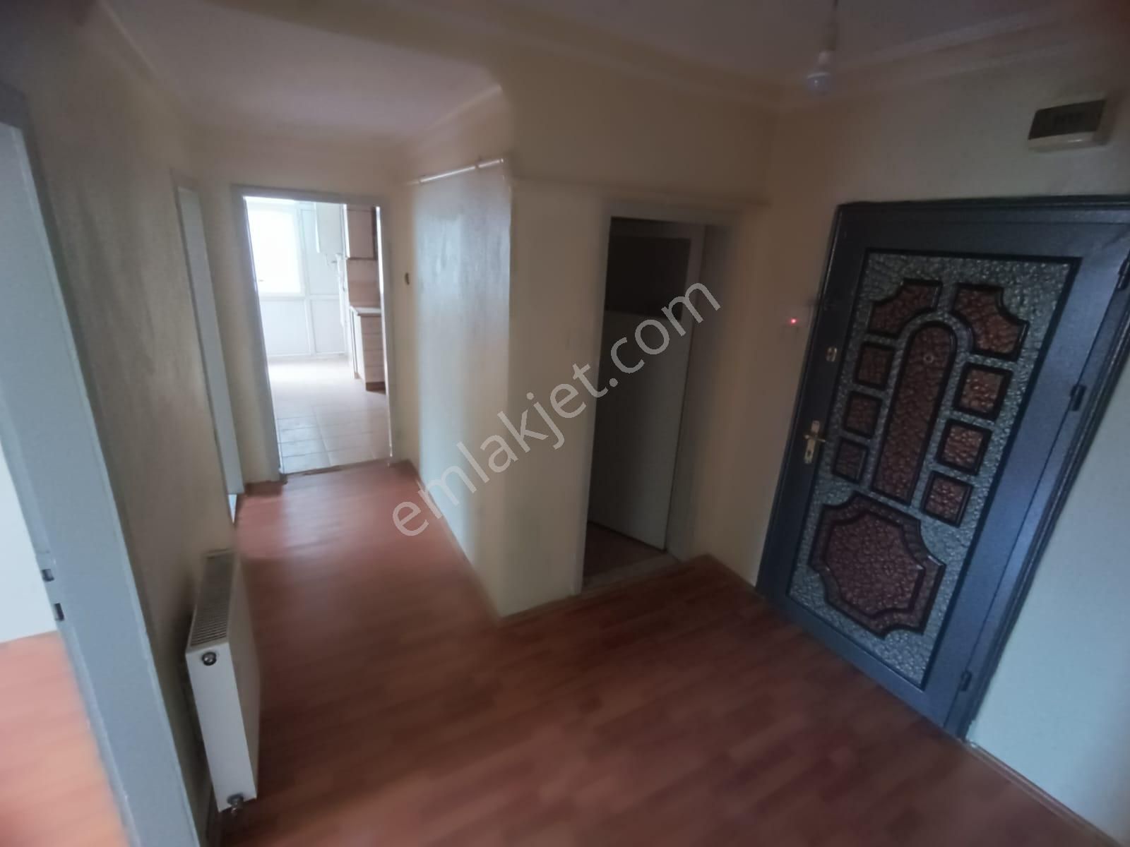 Sincan Tandoğan Mahallesinde 3+1 Kiralık Ara Kat Nerkezi Konum Daire - Görsel 2