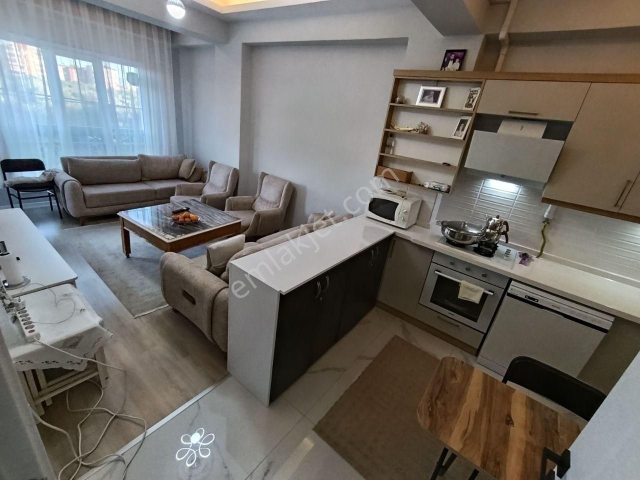 Kadıköyde Doğalgazlı Asansörlü 1 Yaşında Ara Kat Ön Cephe 2+1 Daire - Görsel 6