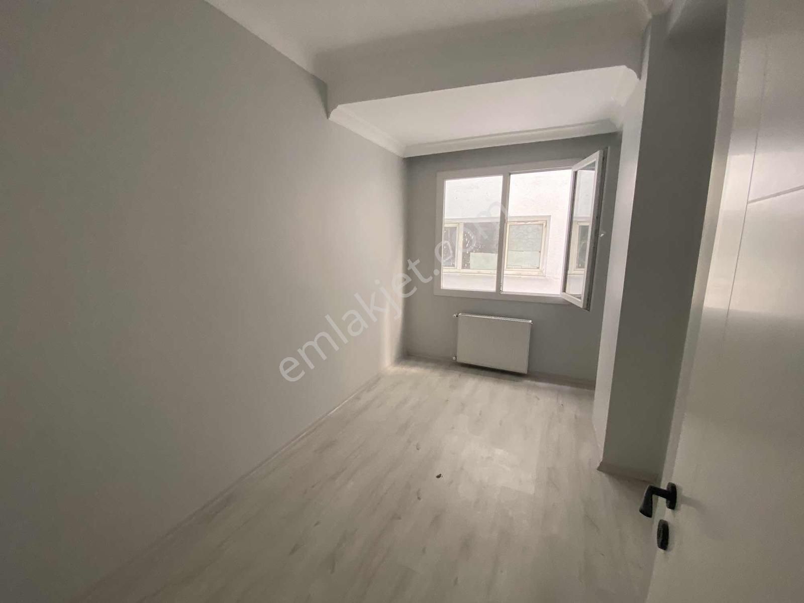 Önlü'den M.akif'de 2+1 80m2 Otopark'lı Lüx Arakat Daire - Görsel 3