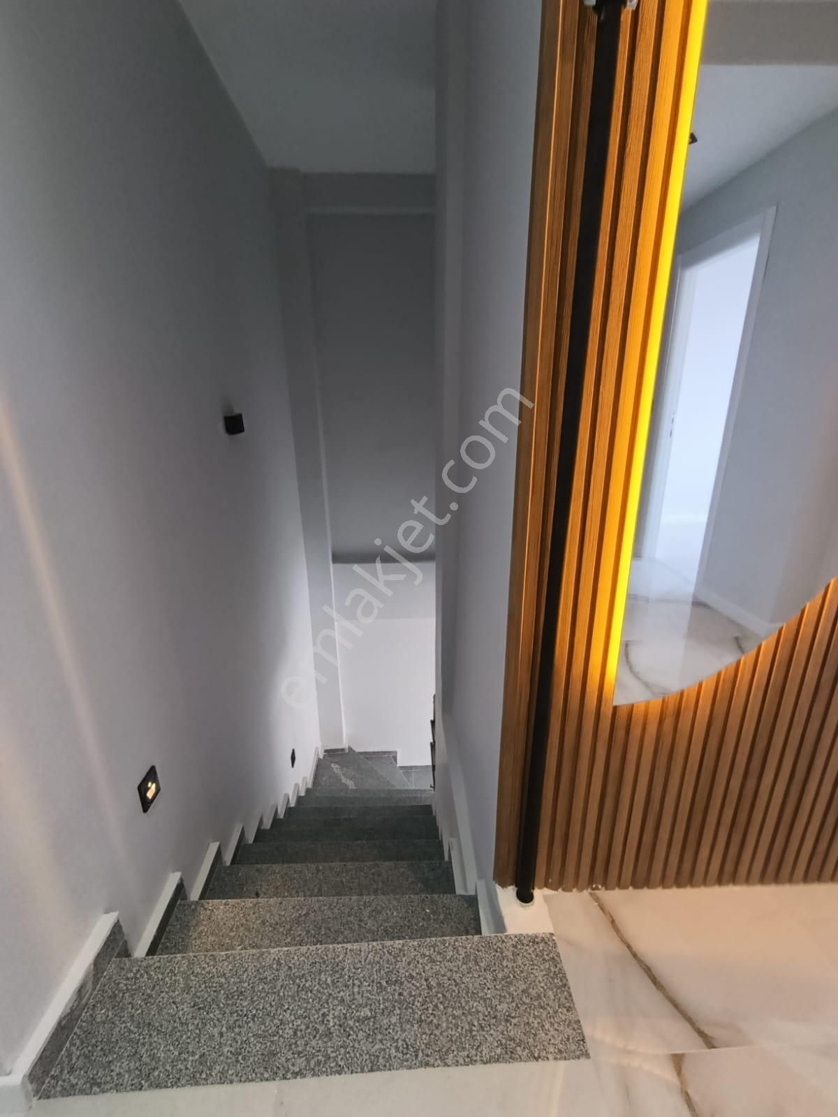 Çamlıca Mahallesinde Sıfır 4+1 Dubleks Daire - Görsel 9