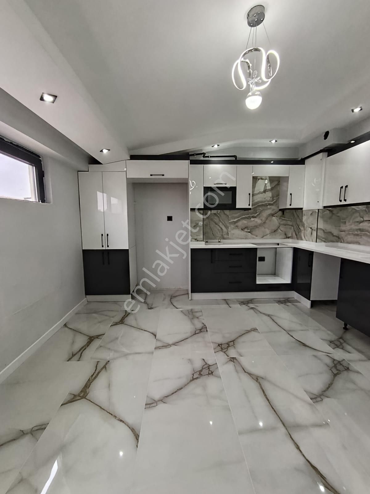 Çamlıca Mahallesinde Sıfır 4+1 Dubleks Daire - Görsel 2