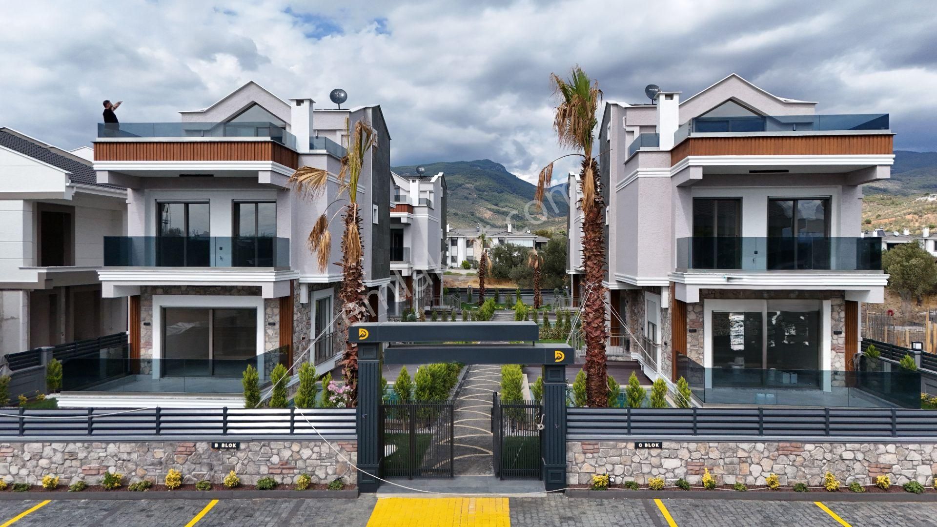 Yiğit'ten Güre'de 4+1 Site İçerisinde Müstakil Havuzlu Lüx Villa