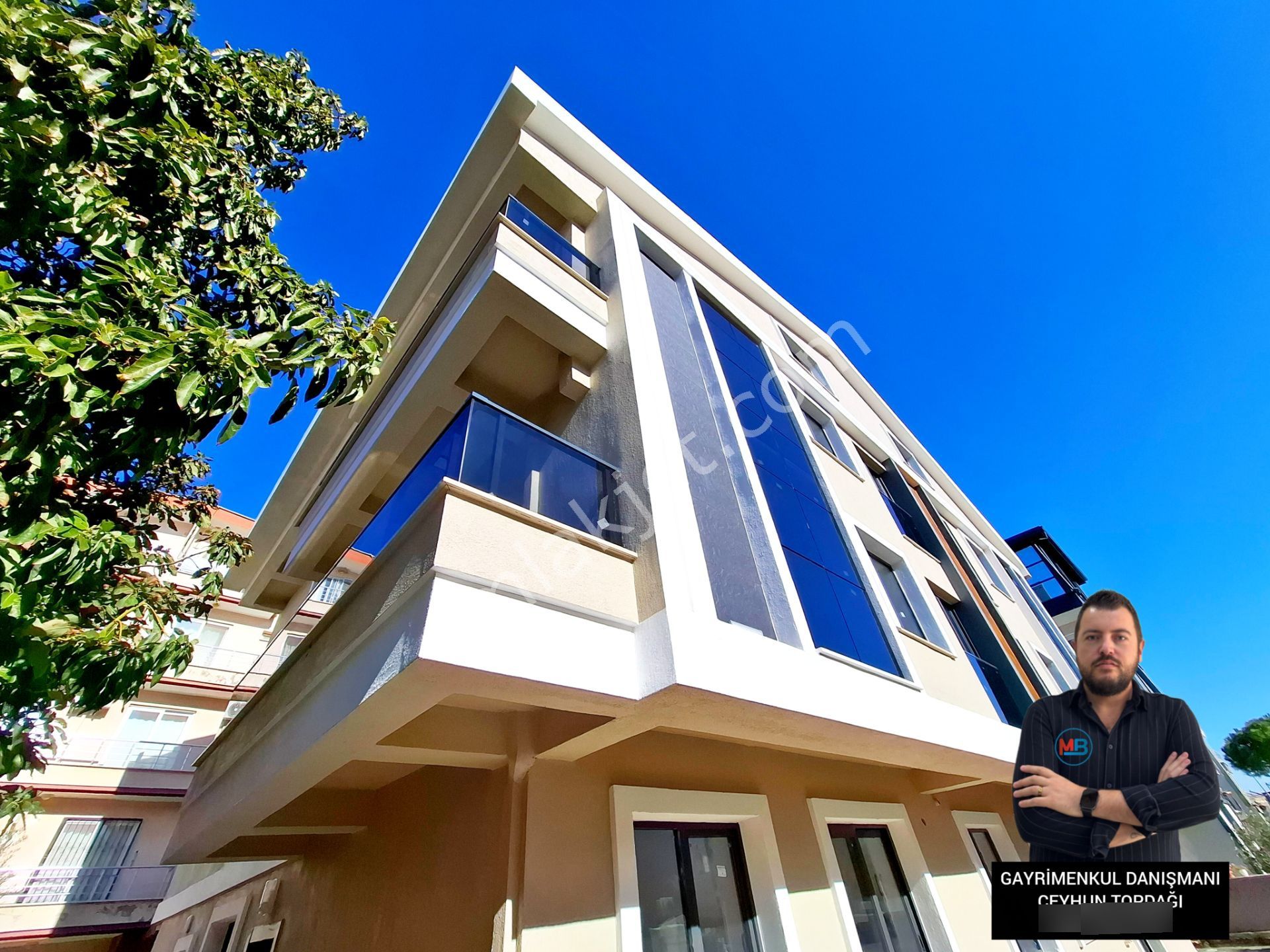 Didim'de Satılık 2+1 Sıfır Orta Kat Asansörlü Ön Cephe Daire !