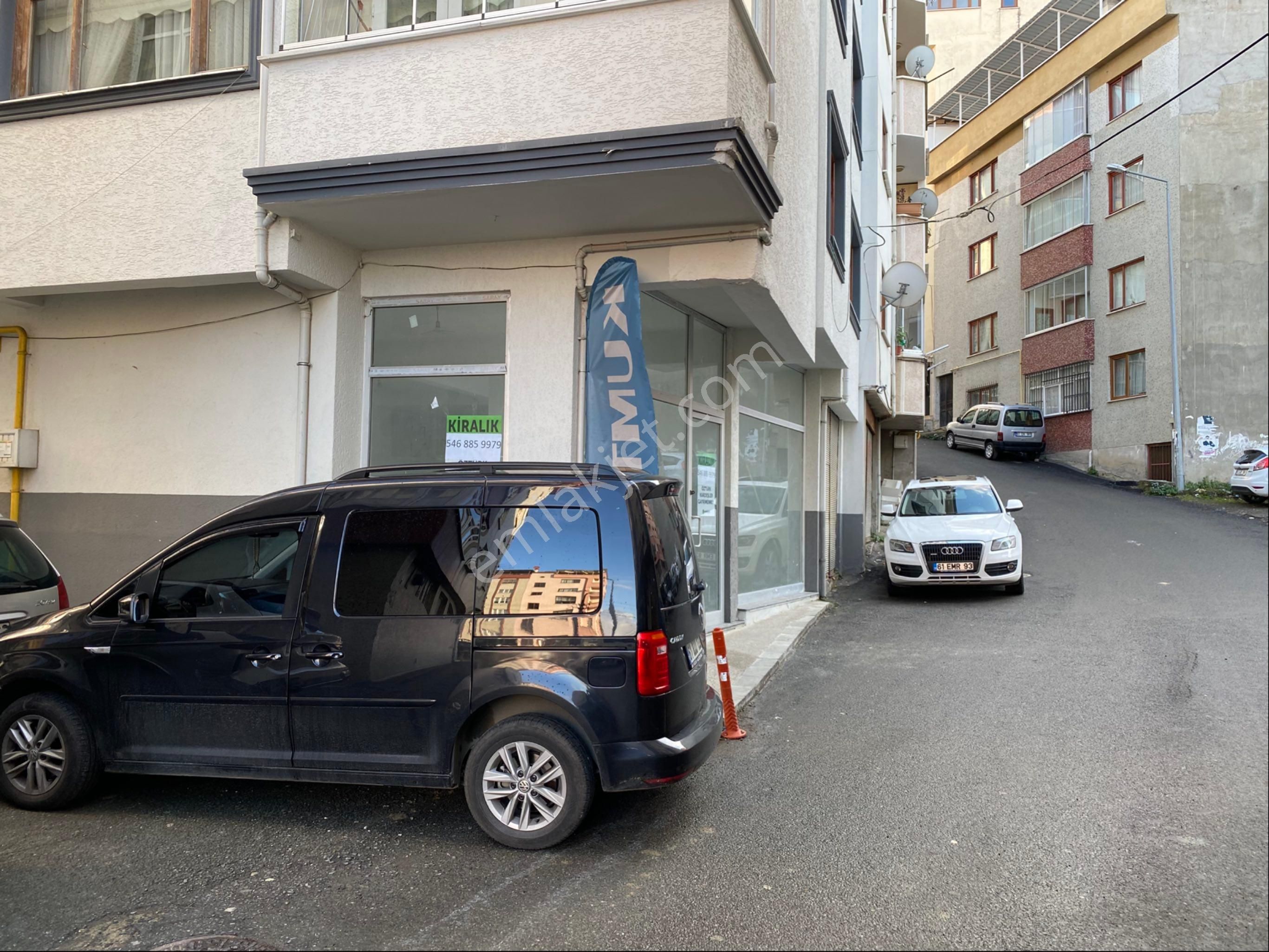 Öztürk Kardeşler Gayrimenkul'den Aydınlıkevler De Tanjant Yoluna Yakın Kiralık Dükkan