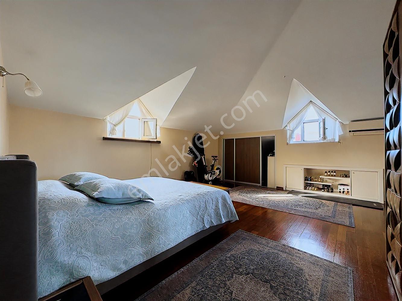 İstinye Seba Park Sitesi Geniş 4+1 Dubleks Çatı Katı Daire - Görsel 7