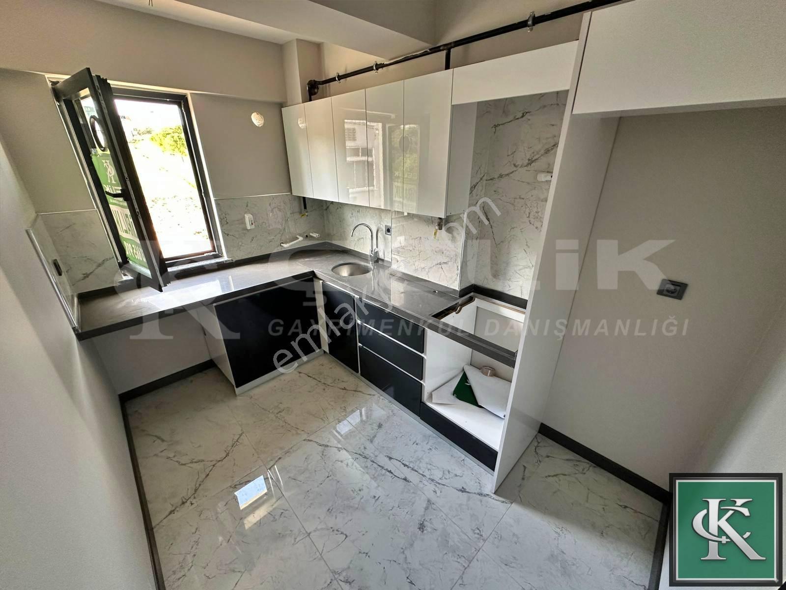 Çelik Emlaktan Yeni Mah 2+0 Oturuma Hazır Kiralık Daire - Görsel 33