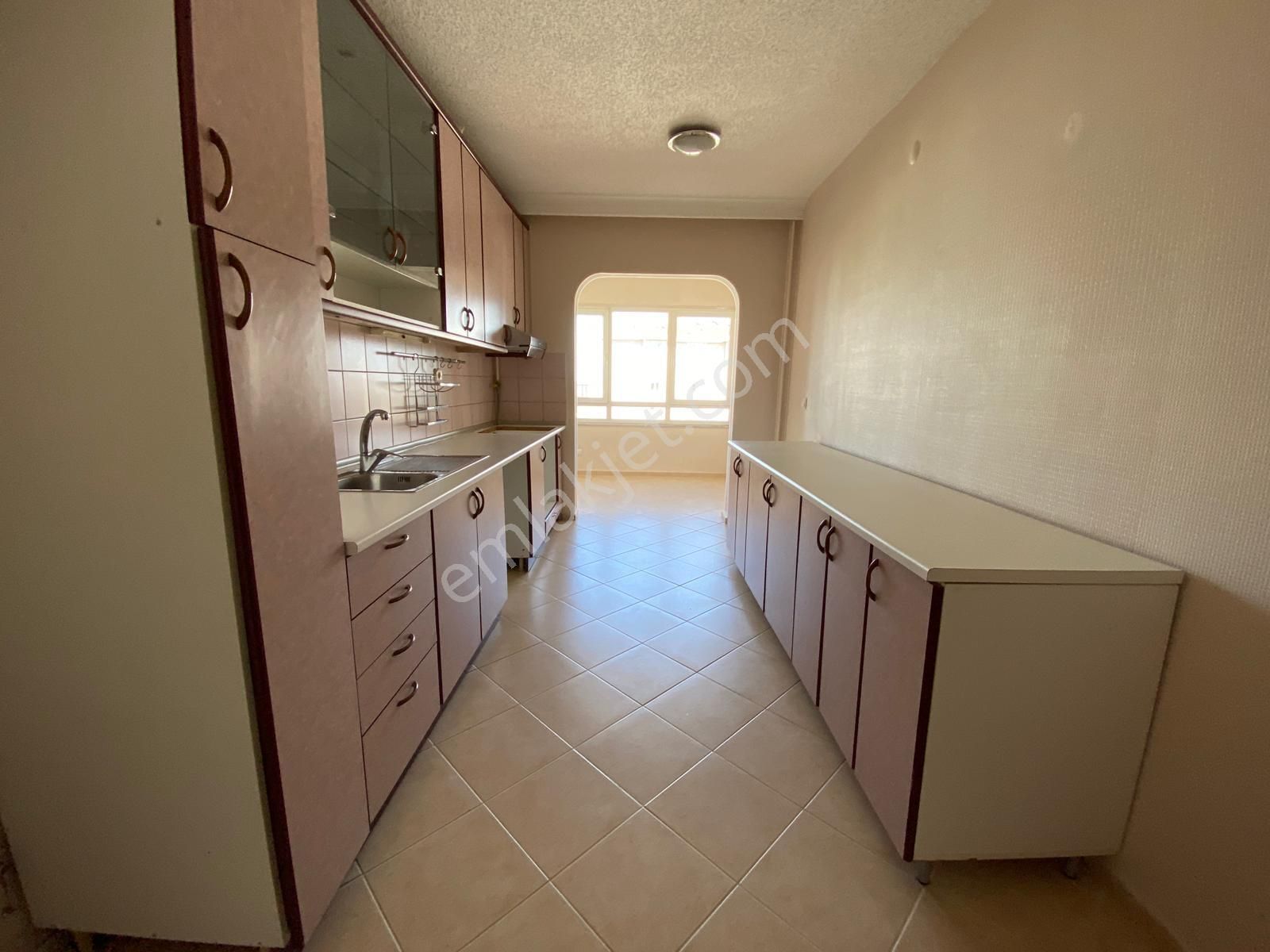 Bizimkent Sitesinde Tadilatlı Masrafsıztemiz 3+1 Kiralık Daire - Görsel 2