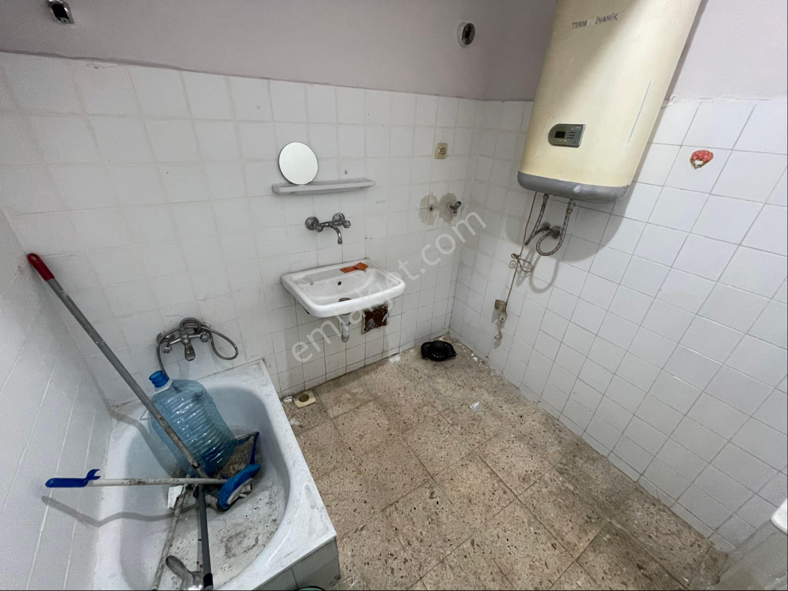 İzmirspor Bahçelievler’de Bacalı Bahçeli Ruhsatlı Yüksek Getirili Devren Kiralık İş Yeri - Görsel 15