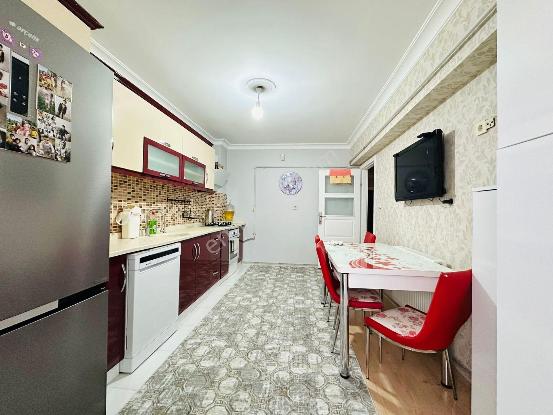 Karapürçek Mahallesinde Full Yapılı Asansörlü Krediye Uygun 3+1 2.katta Satılık Daire !! - Görsel 3