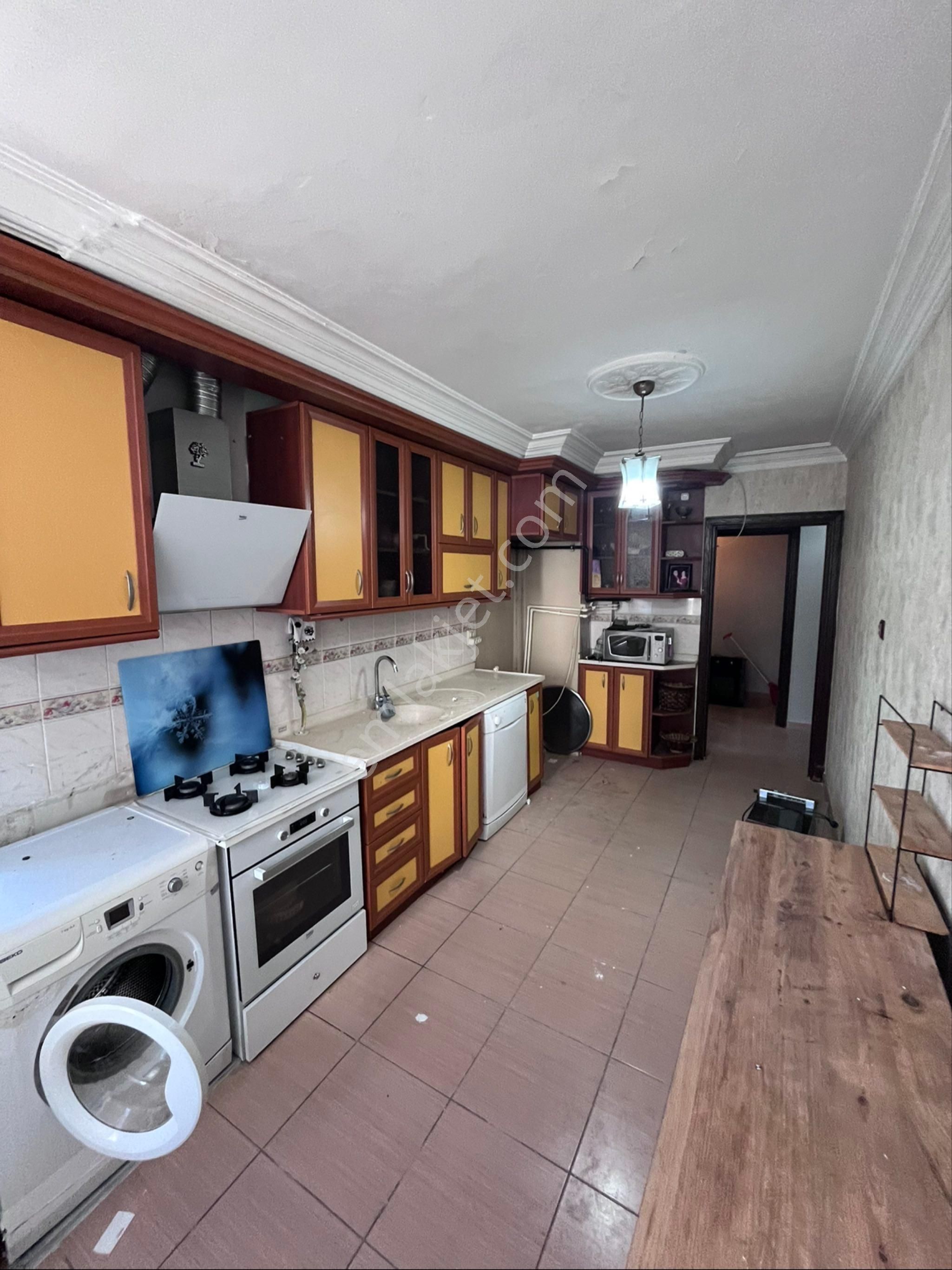 Final Emlak Tan Hayalpark Civarı 3+1 Kombili Yeni Boyalı Daire - Görsel 3