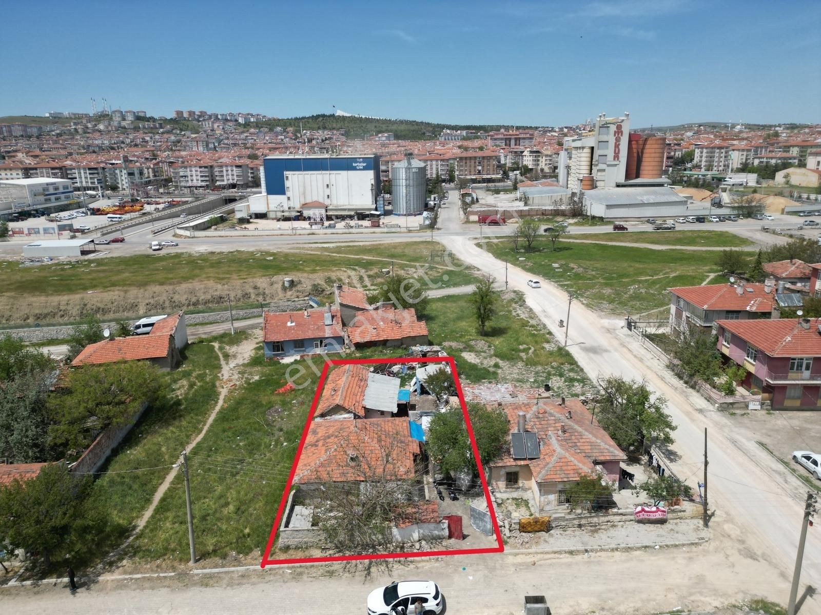 Tuna Gayrimenkul'den Satılık Yatırımlık Arsa