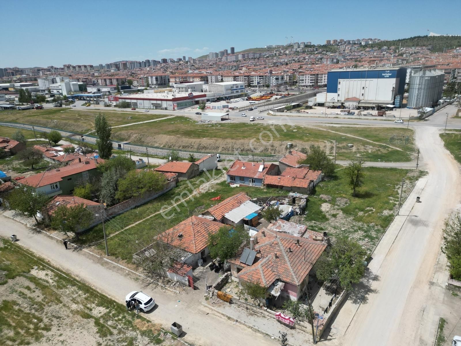 Tuna Gayrimenkul'den Satılık Yatırımlık Arsa - Görsel 5