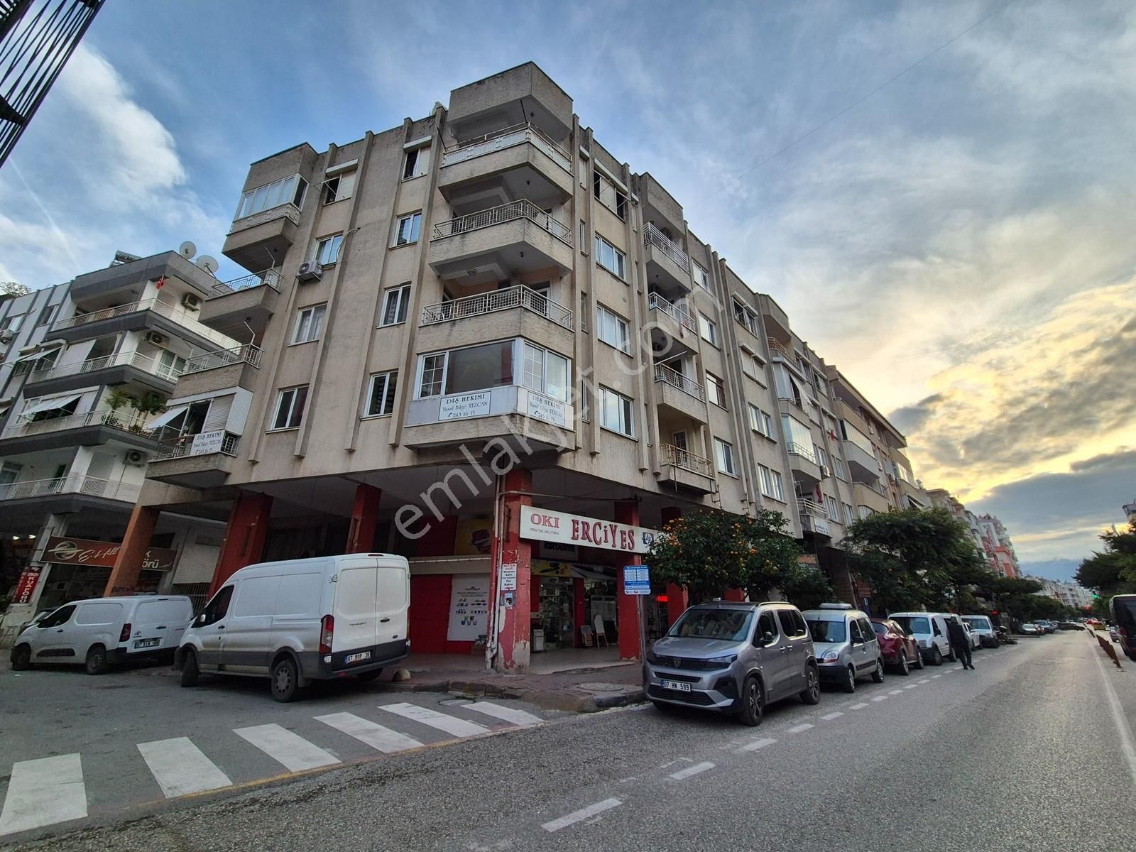 Kiracı Çıktı! Fırsat! Milli Egemenlik Caddesinde Satılık 3+1 - Görsel 3