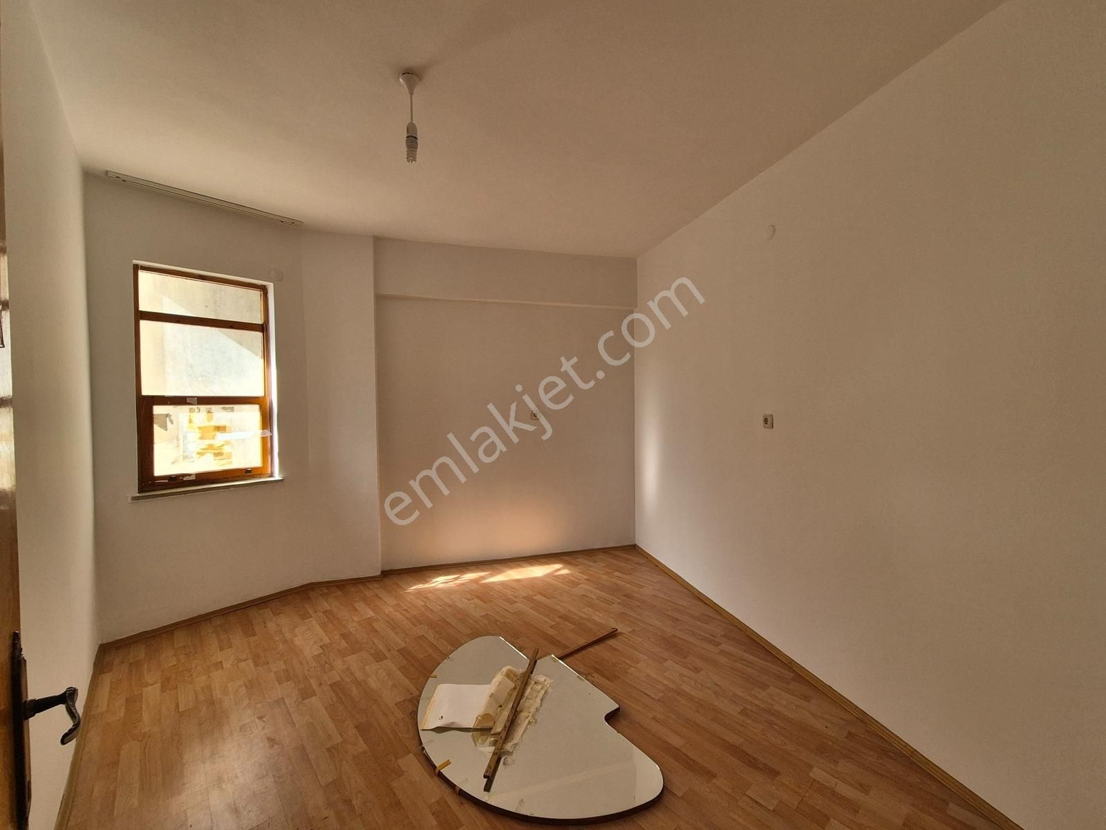 Kiracı Çıktı! Fırsat! Milli Egemenlik Caddesinde Satılık 3+1 - Görsel 17