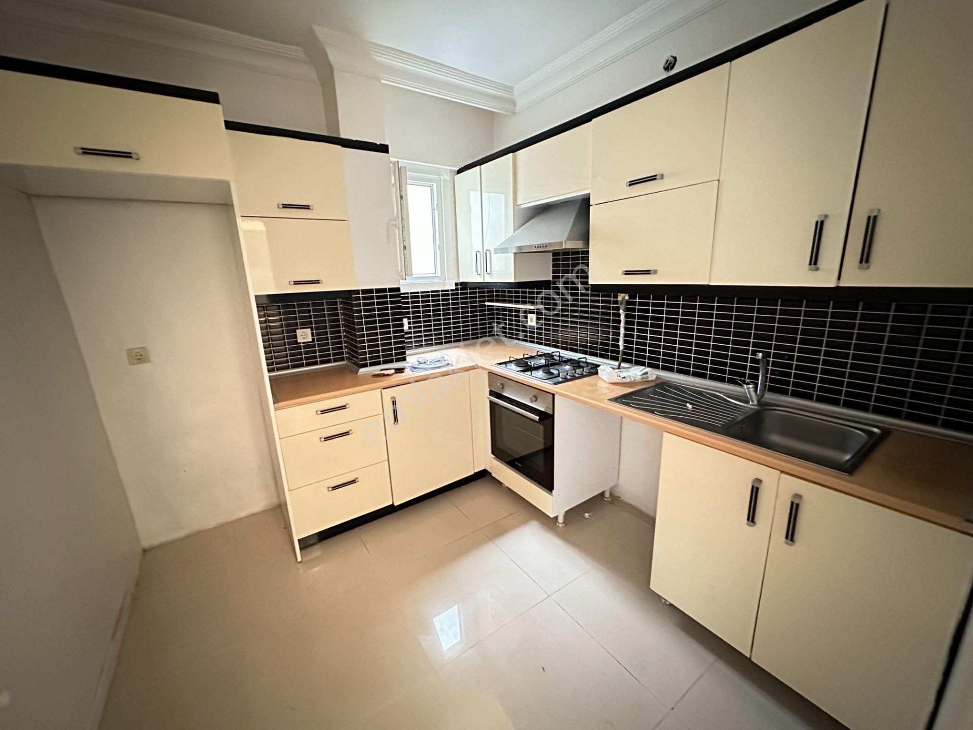 Remax Ümraniye Çarşı Öğrenciye Uygun Metro Dibinde Kiralık Daire - Görsel 11