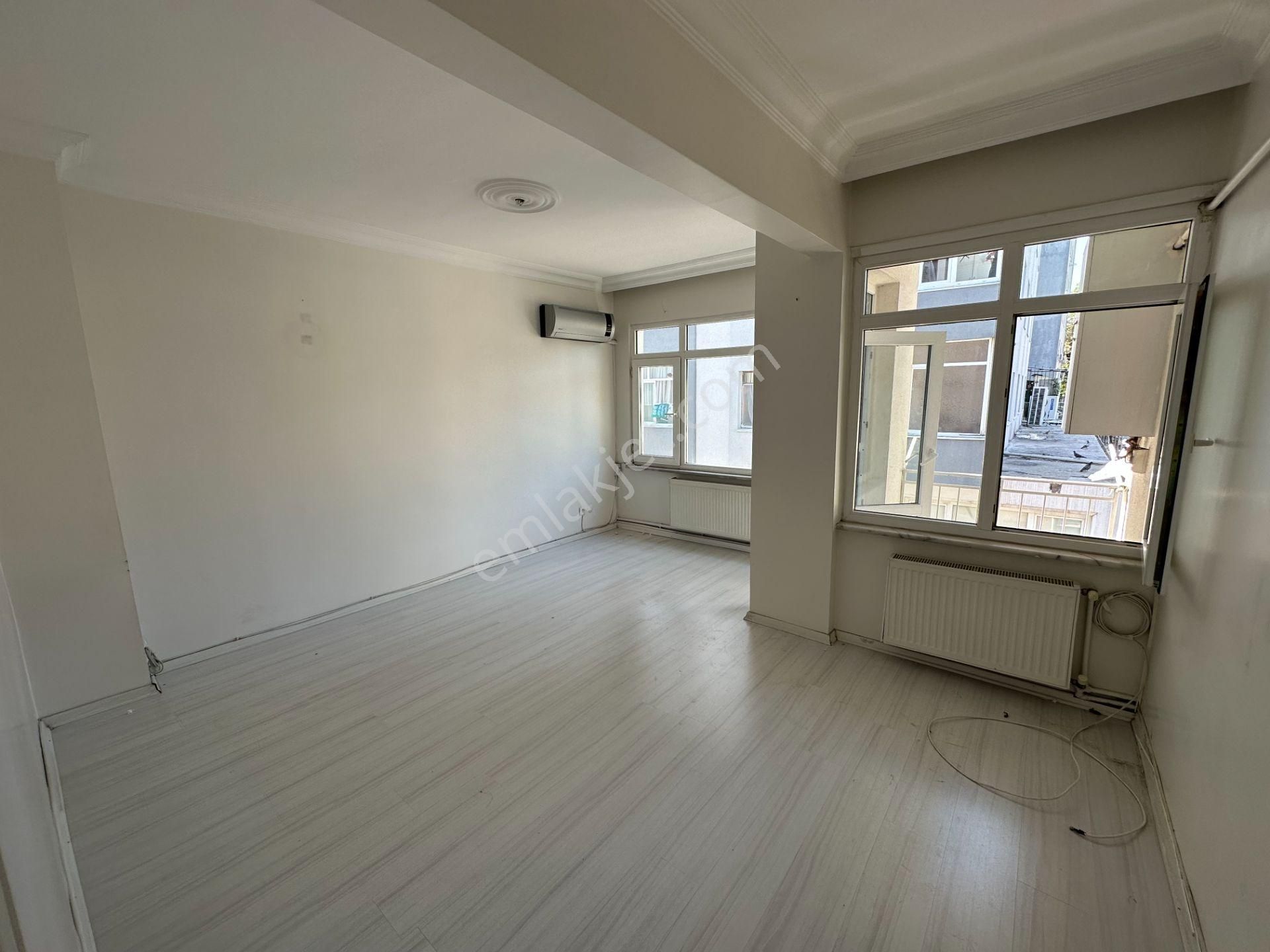 Remax Ümraniye Çarşı Öğrenciye Uygun Metro Dibinde Kiralık Daire - Görsel 9