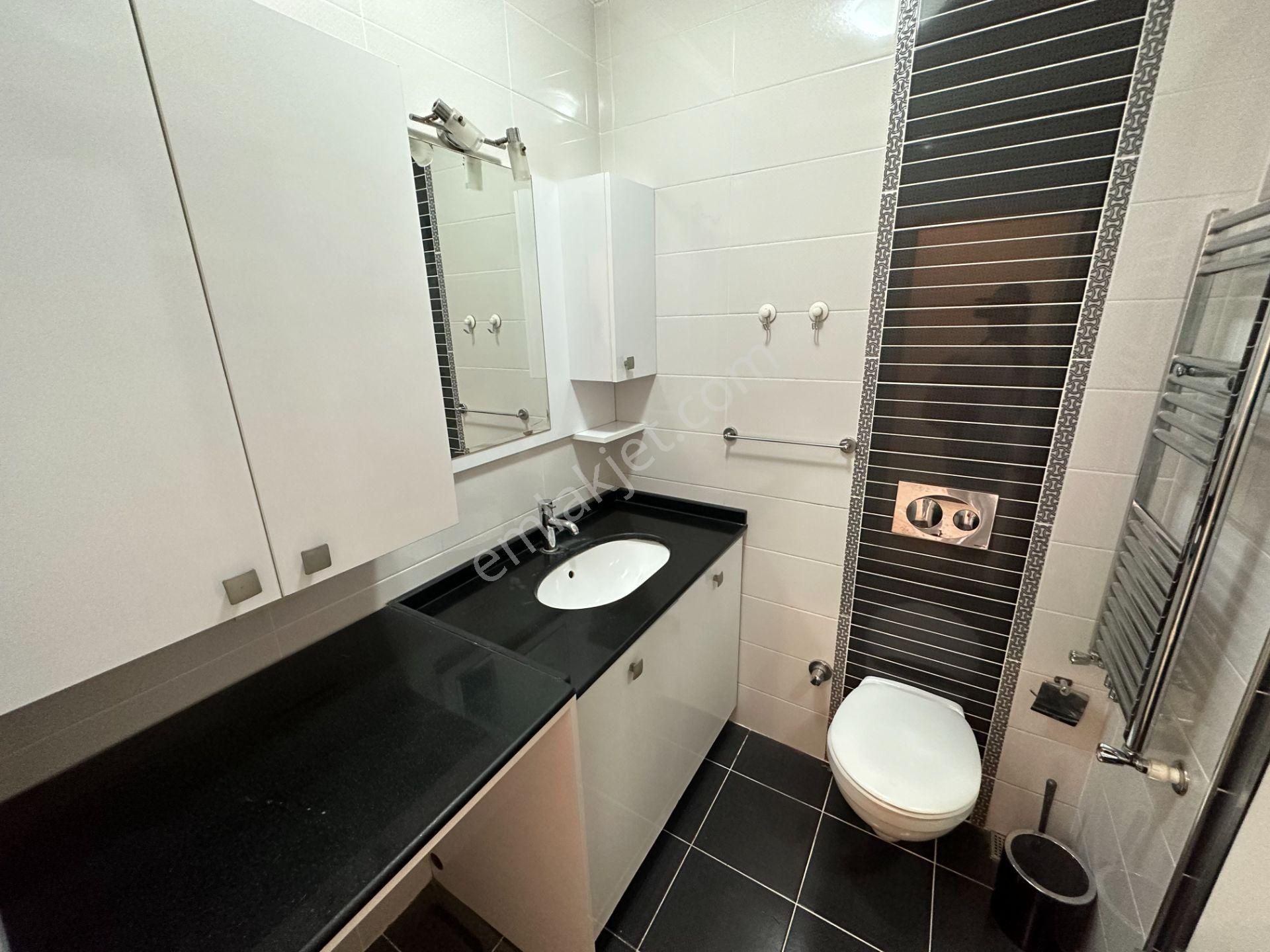 Remax Ümraniye Çarşı Öğrenciye Uygun Metro Dibinde Kiralık Daire - Görsel 13